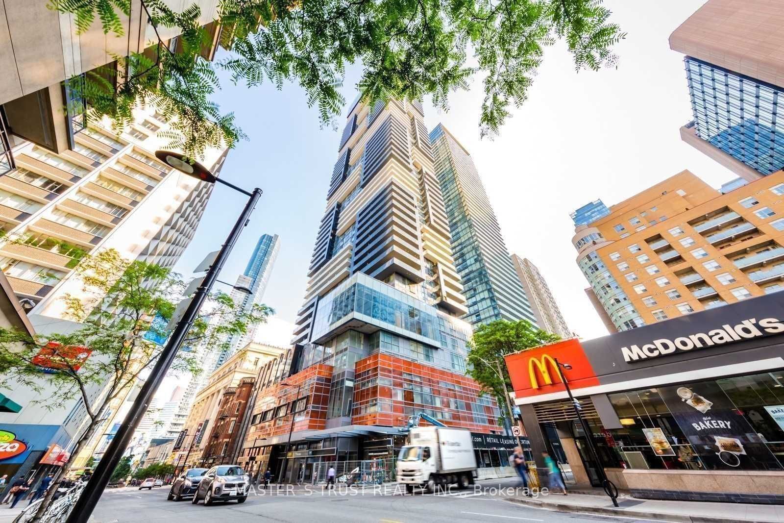 7 Grenville Street 1601, Toronto, ON M4Y 1A1