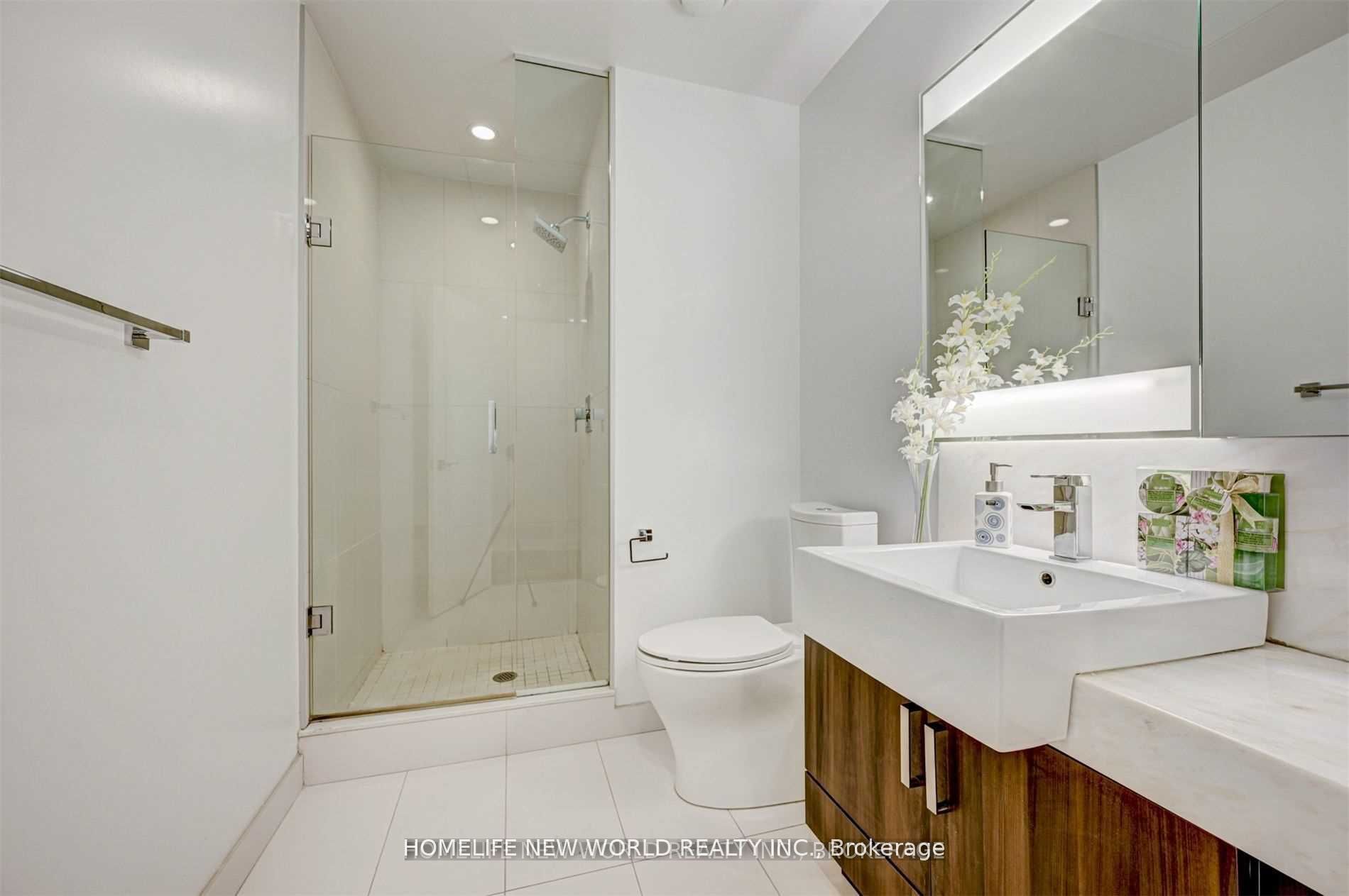 15 Beverley Street 310, Toronto, ON M5T 1X8 photo 5