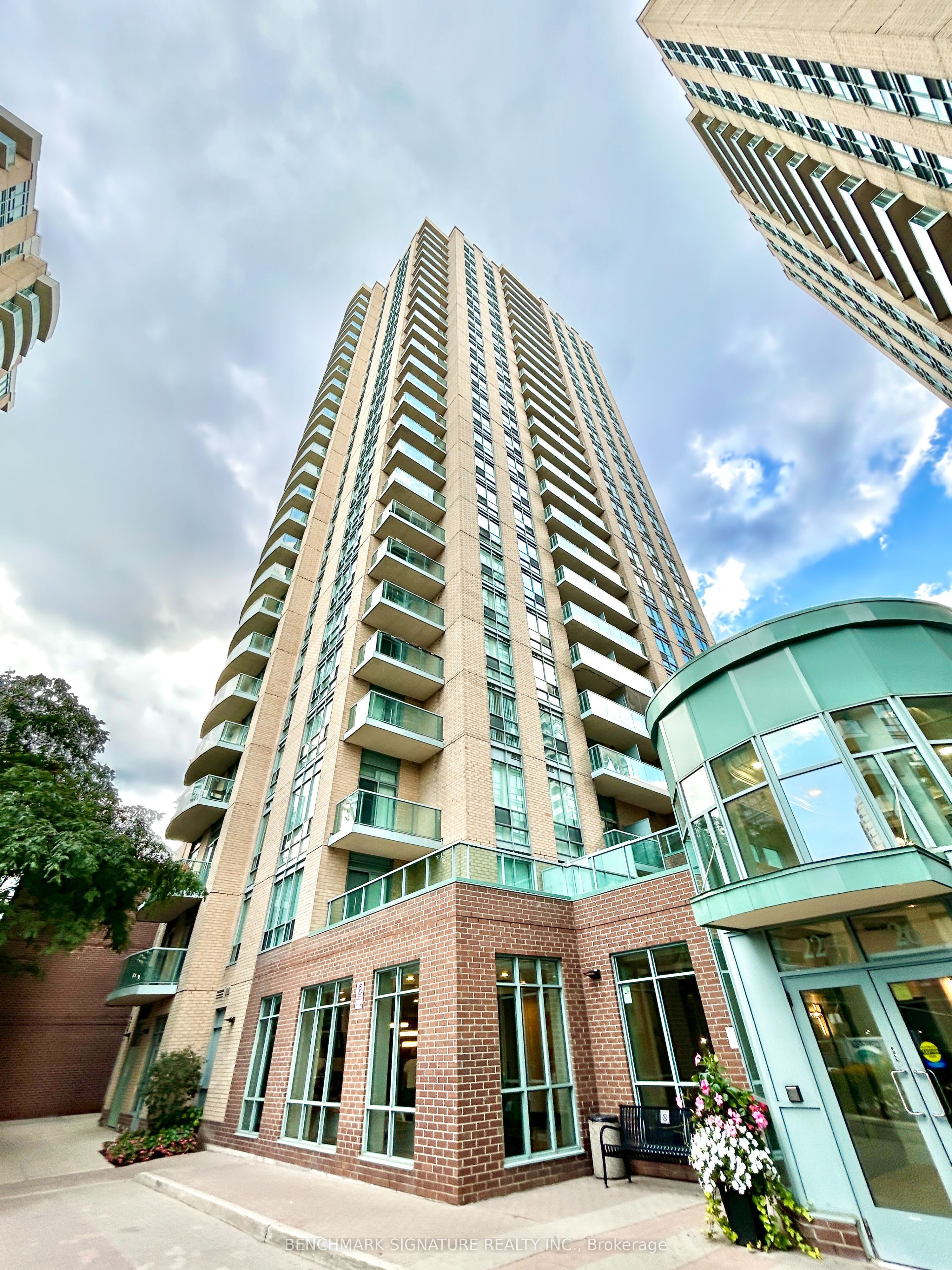 22 Olive Avenue 1901, Toronto, ON M2N 7G6
