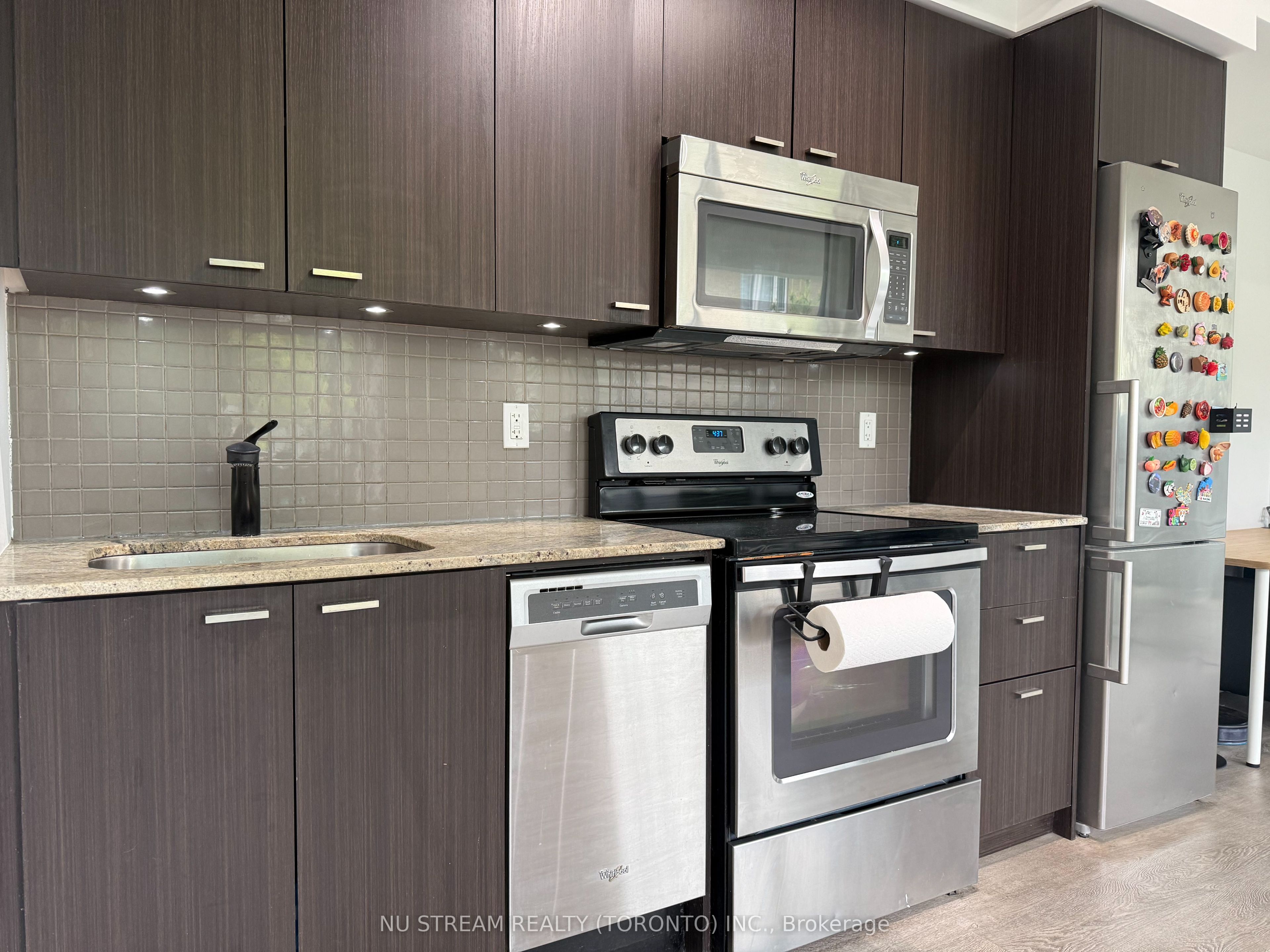 88 Sheppard Avenue E 211, Toronto, ON M2N 0G9 photo 2