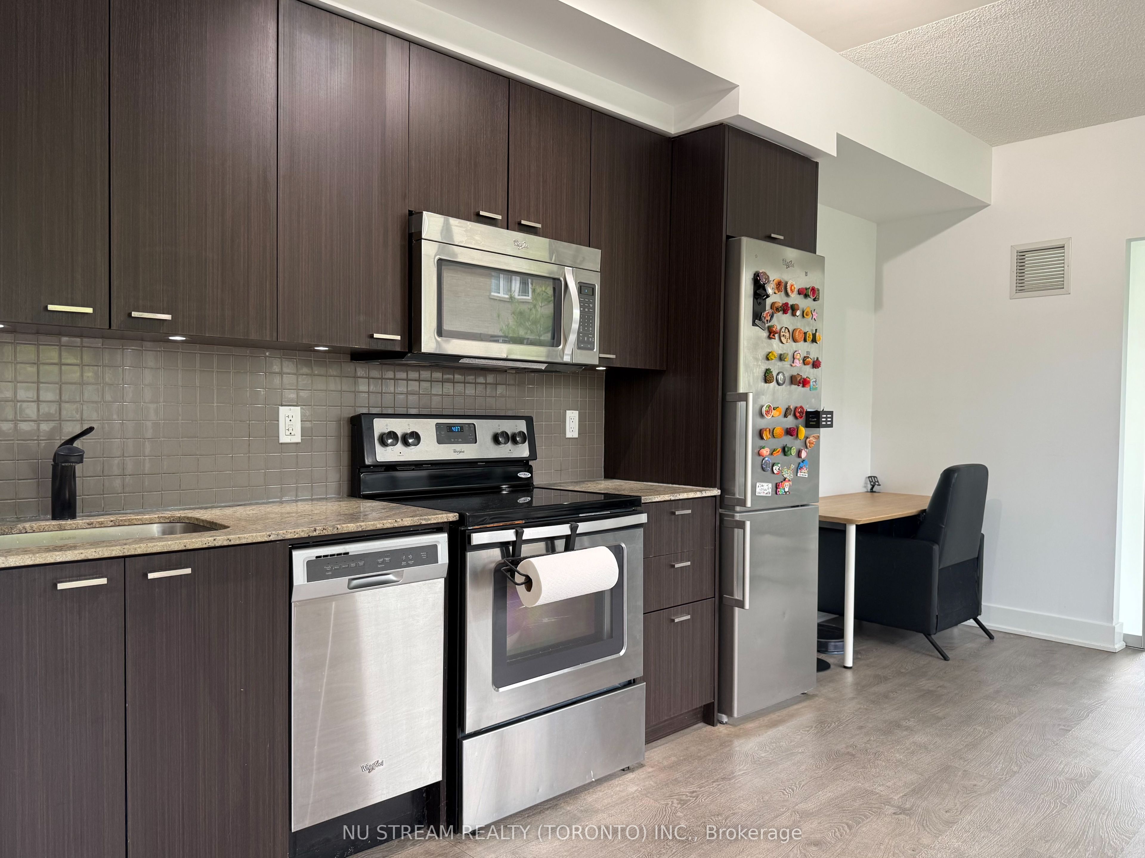 88 Sheppard Avenue E 211, Toronto, ON M2N 0G9 photo 4