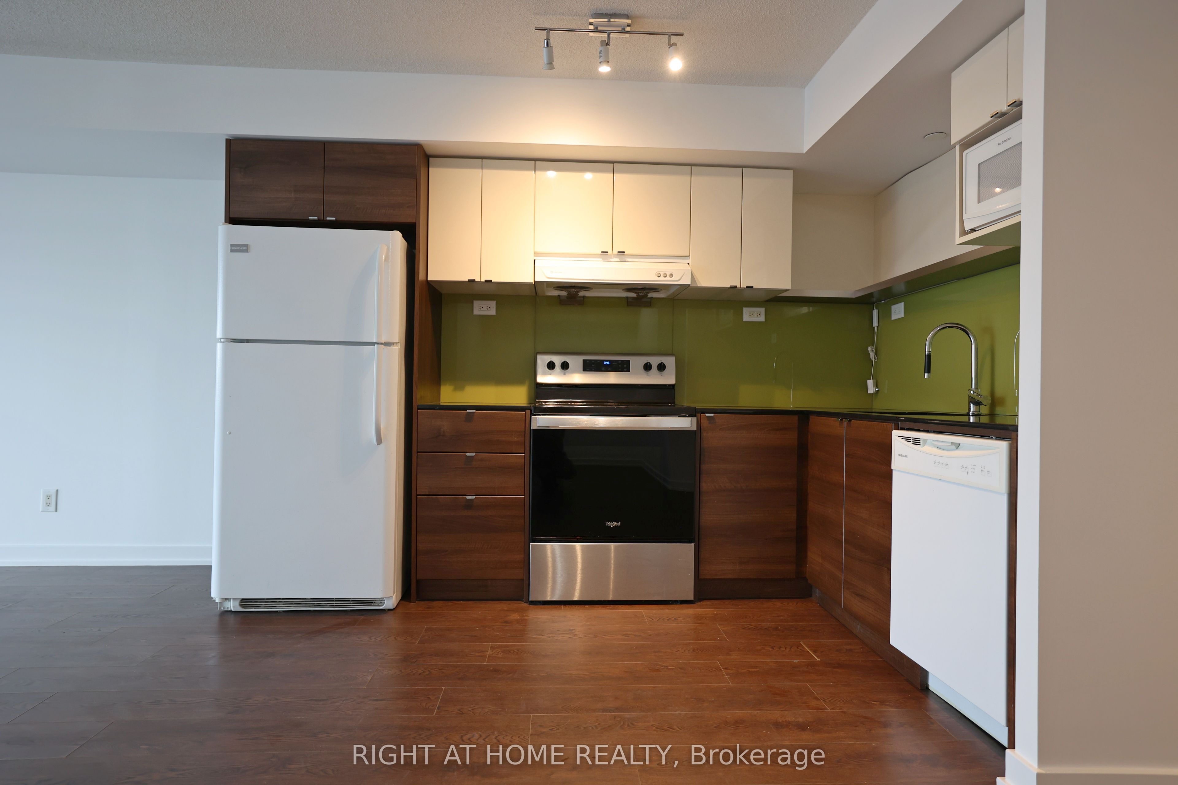 72 esther shiner Boulevard 308, Toronto, ON M2K 0C4 photo 4
