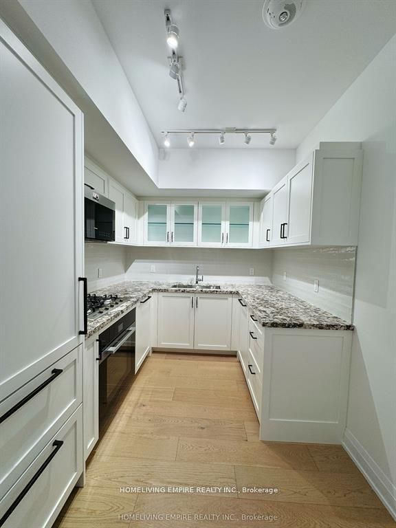 505 Glencairn Avenue 221, Toronto, ON M6B 0B2 photo 5