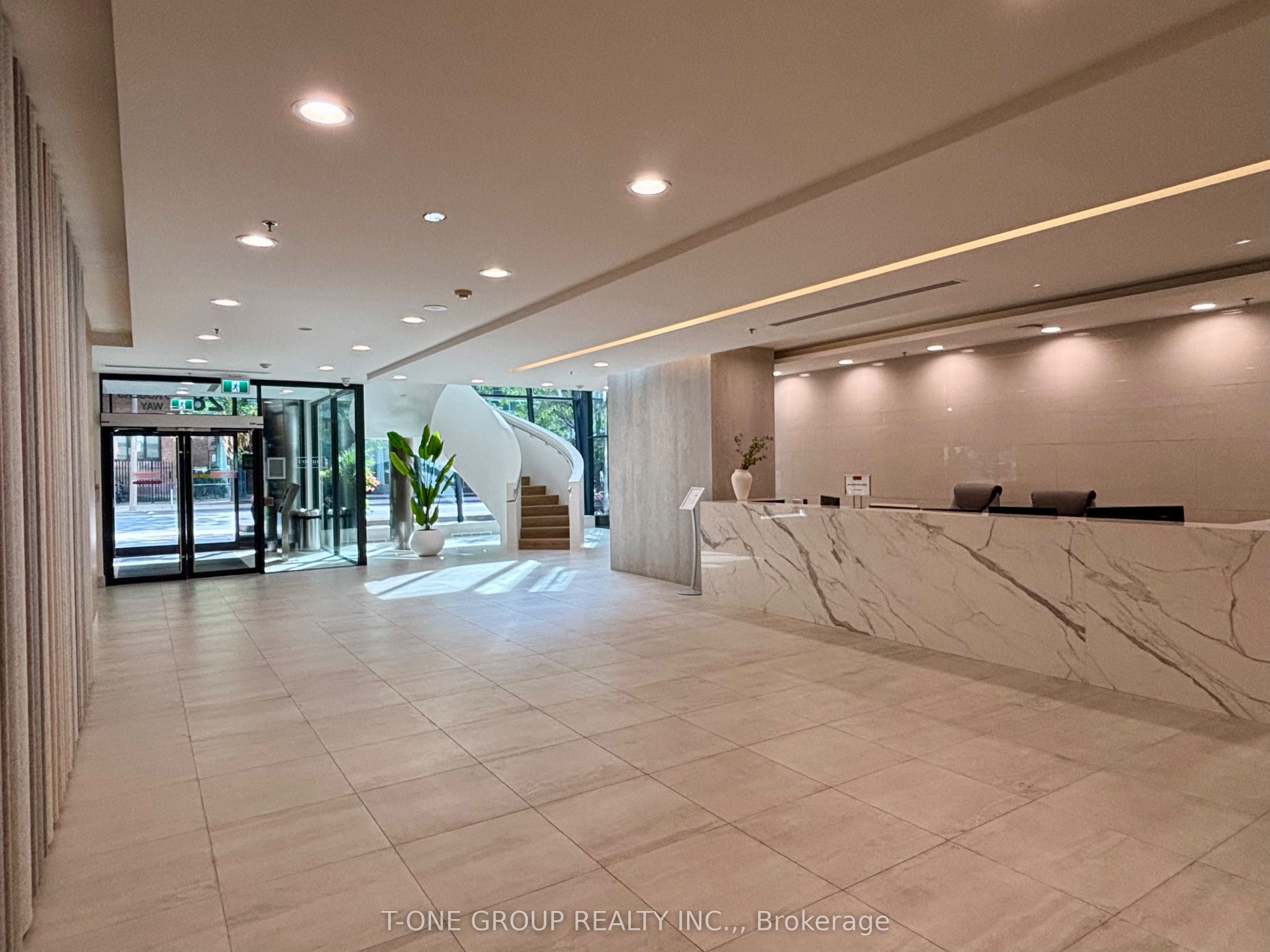 28 Ted Rogers Way 2204, Toronto, ON M4Y 2J4 photo 5