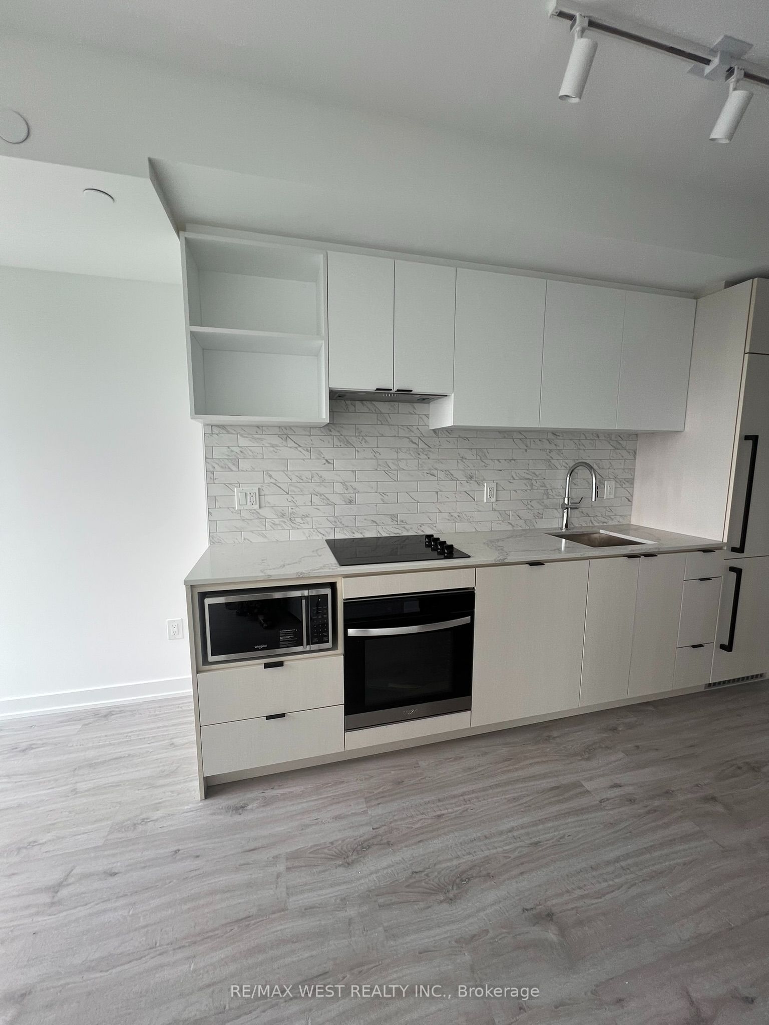 252 Church Street, Toronto, ON M5B 1Z2 photo 4