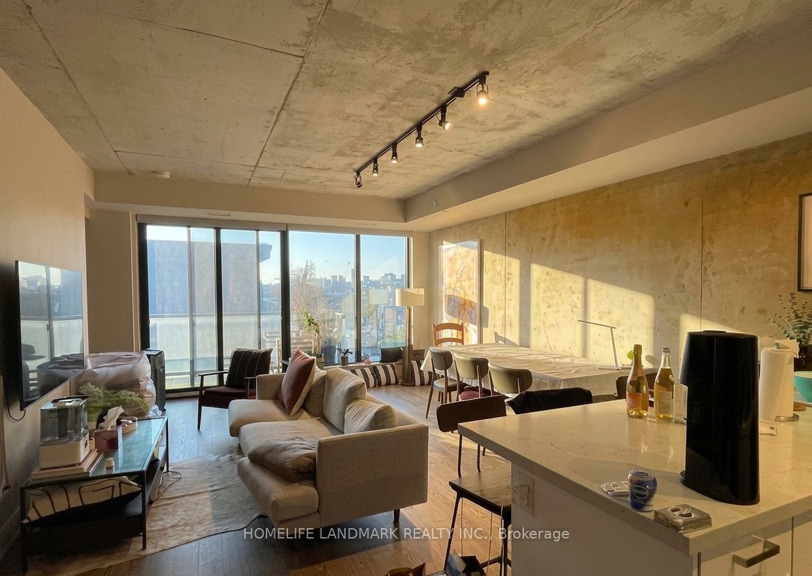 608 Richmond Street W 716, Toronto, ON M5V 0N9