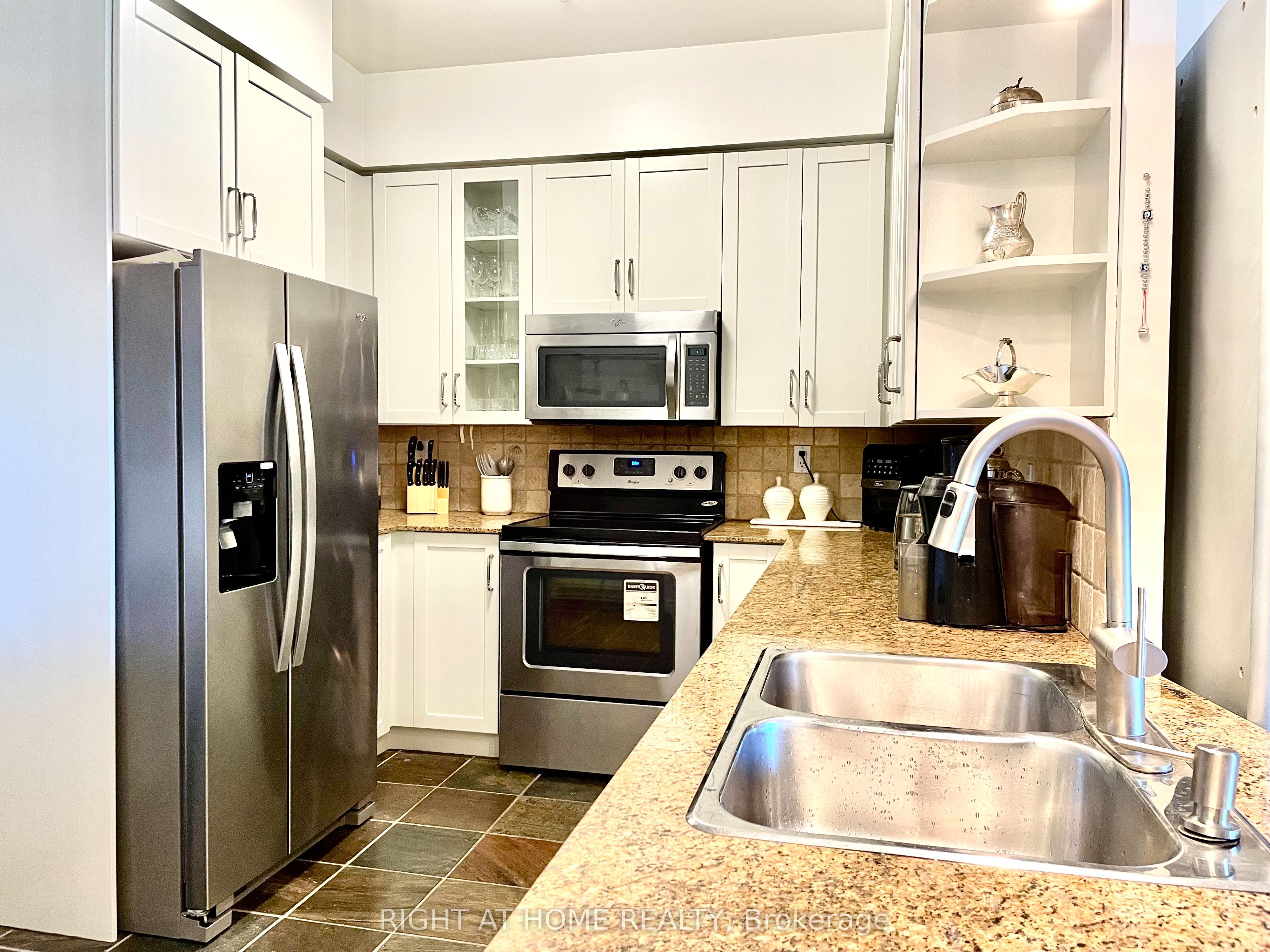 28 William Carson Crescent PH 23, Toronto, ON M2P 2H1 photo 5