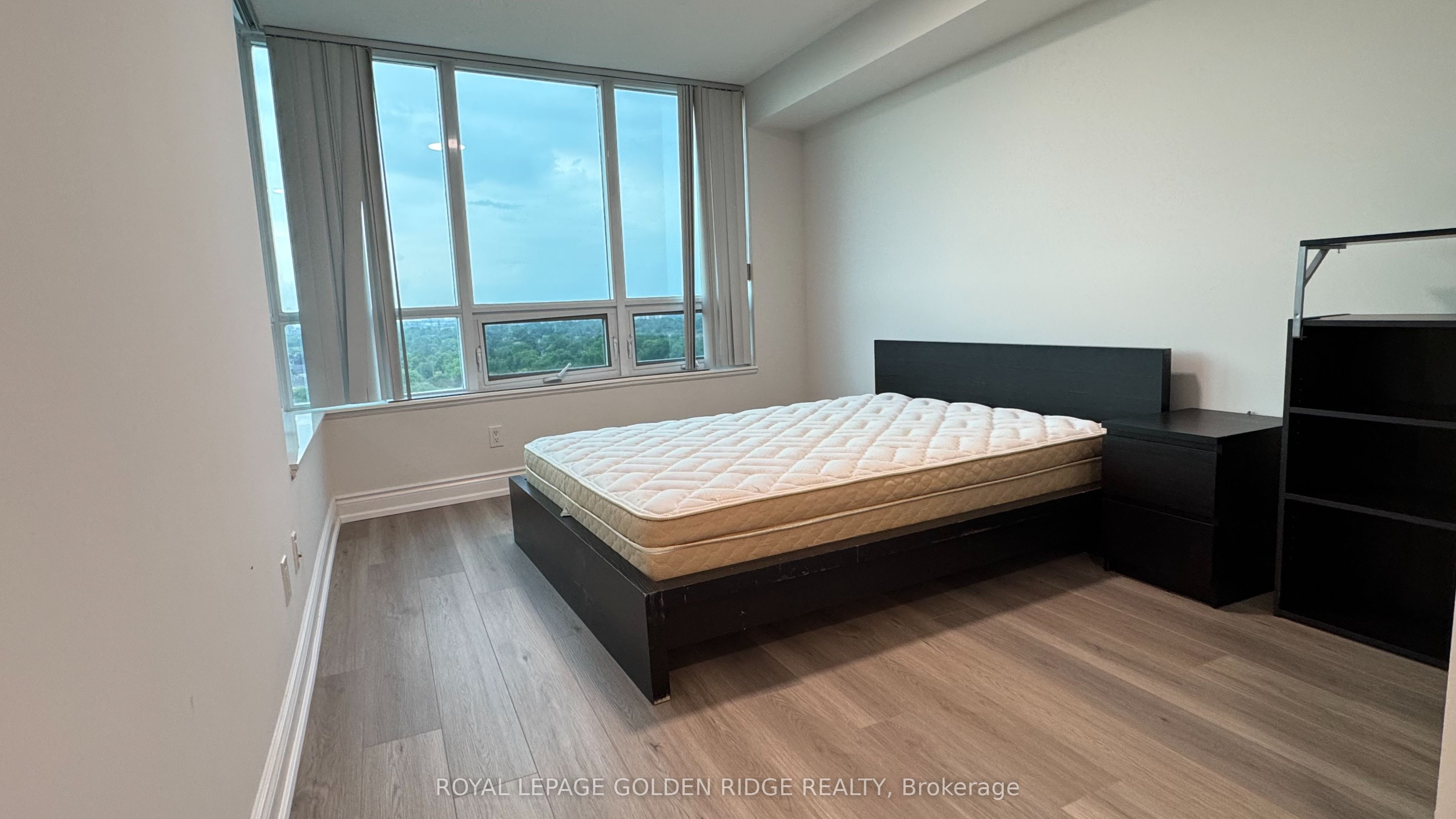 15 Greenview Avenue 1307, Toronto, ON M2M 4M7
