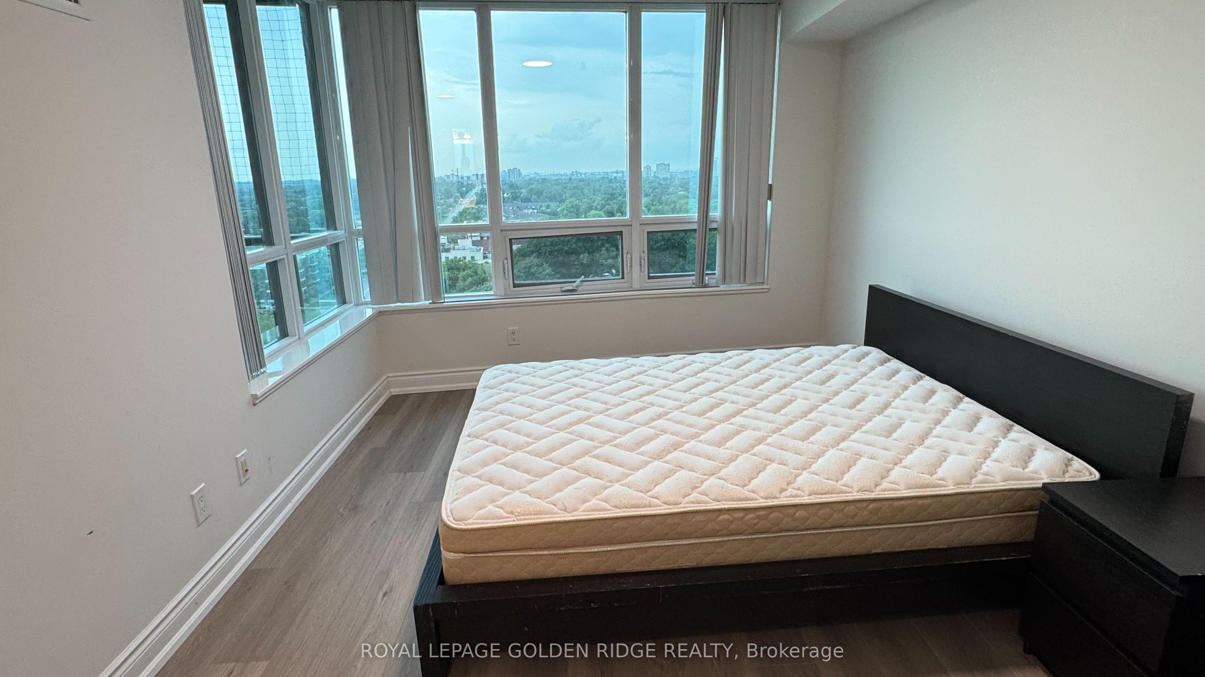 15 Greenview Avenue 1307, Toronto, ON M2M 4M7 photo 3