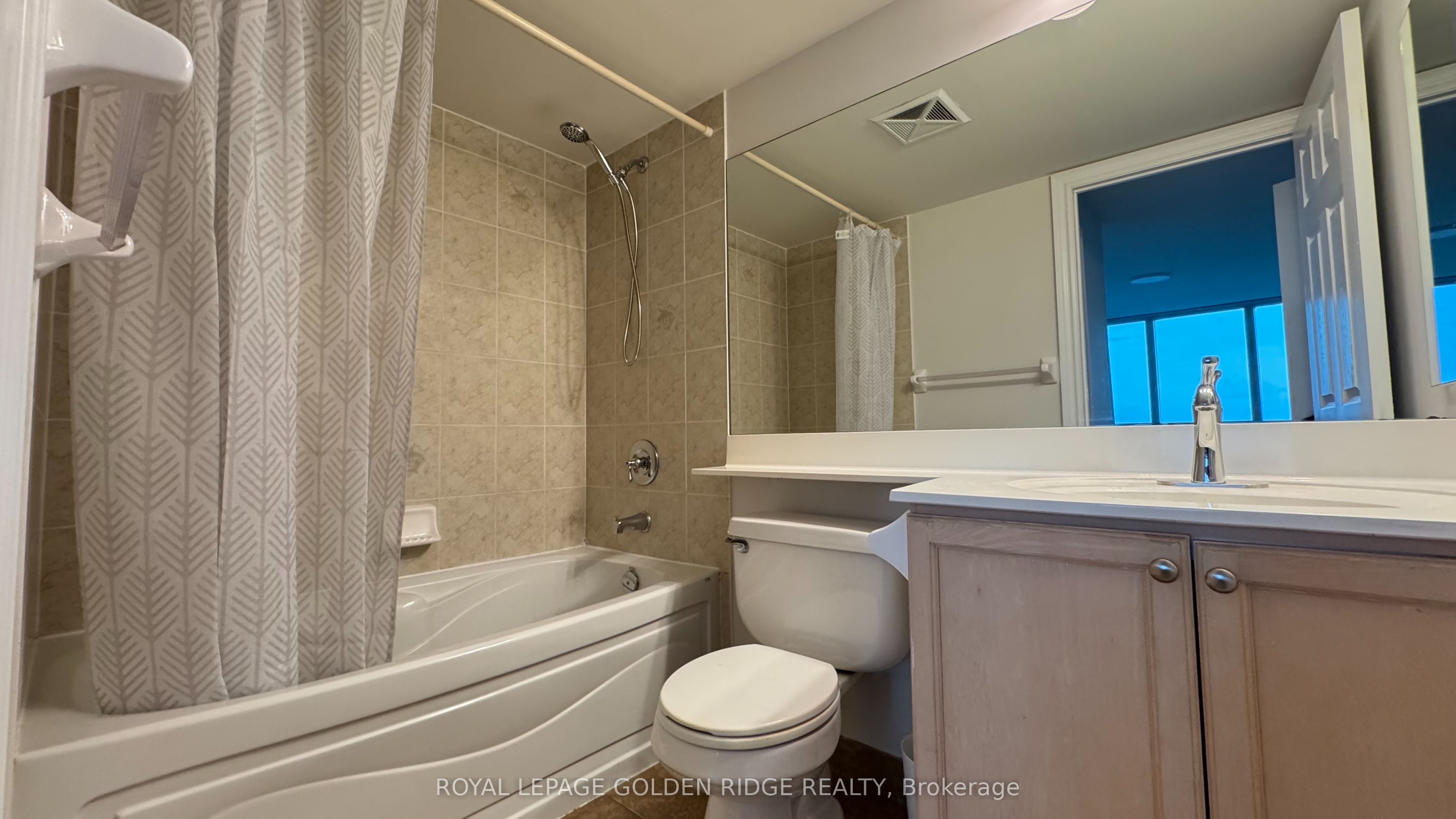 15 Greenview Avenue 1307, Toronto, ON M2M 4M7 photo 4