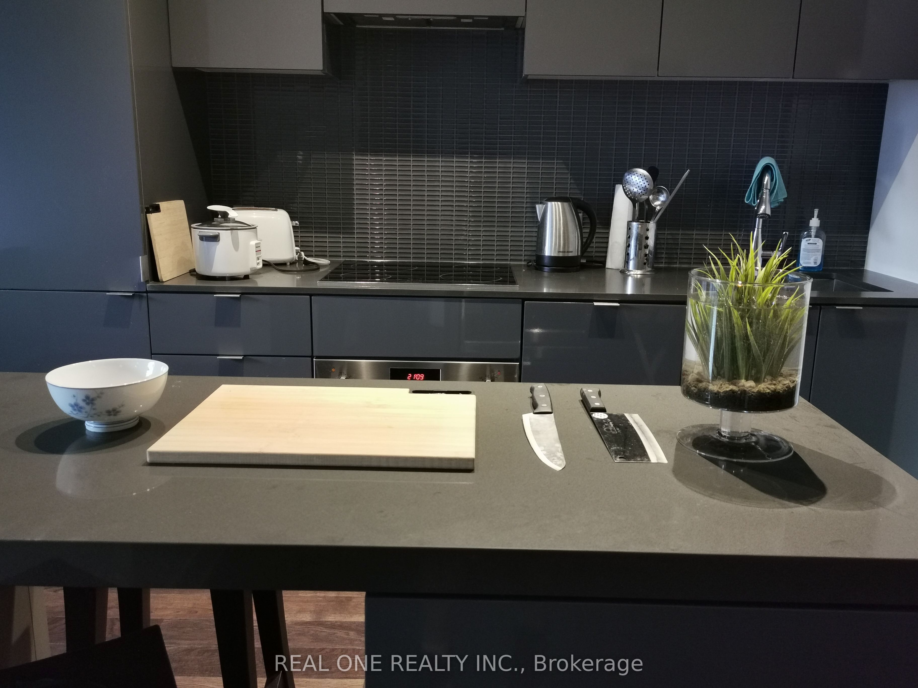 7 Grenville Street 816, Toronto, ON M4Y 1A1 photo 4