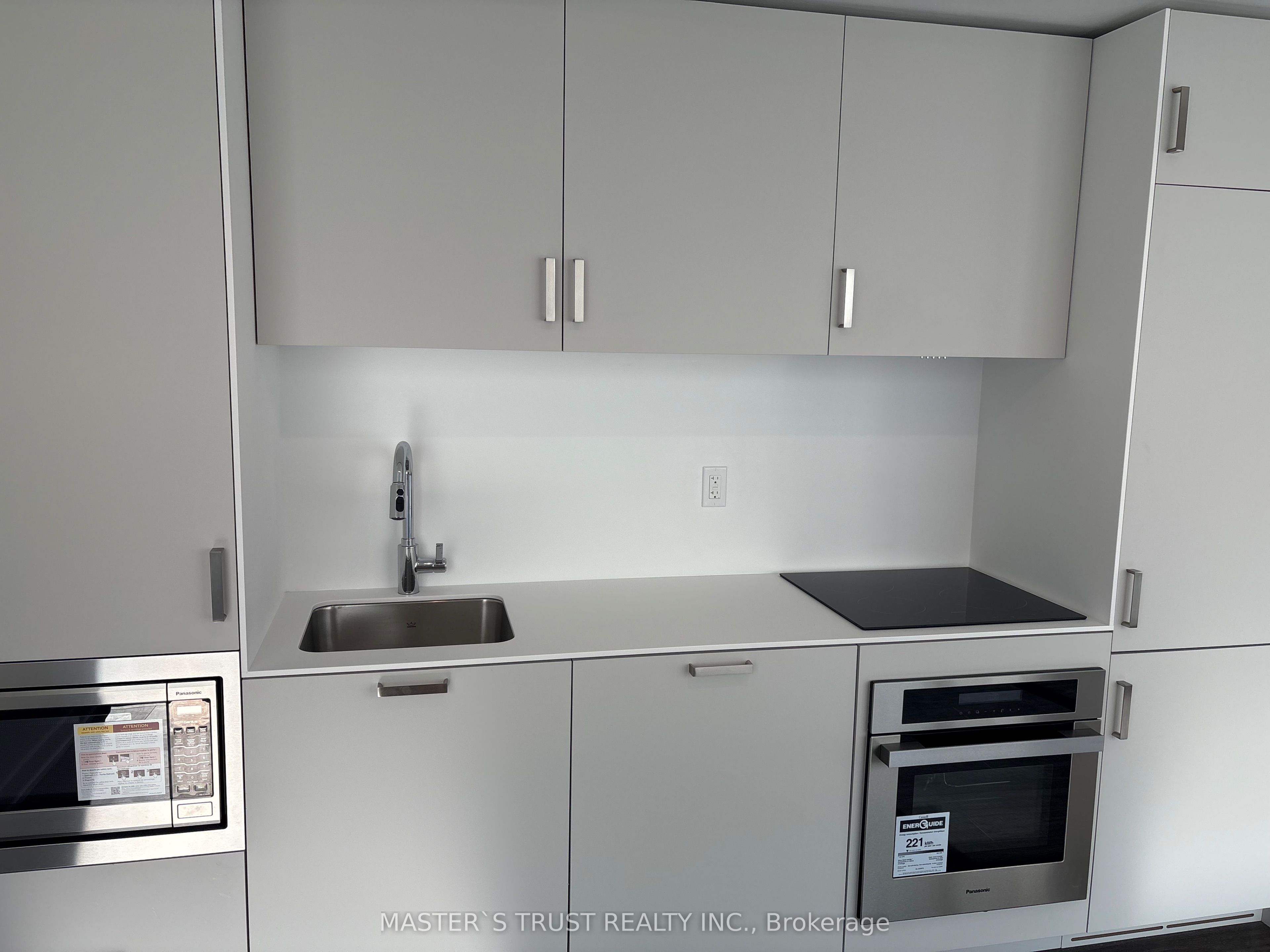88 Queen Street E 3110, Toronto, ON M5C 0B6 photo 2