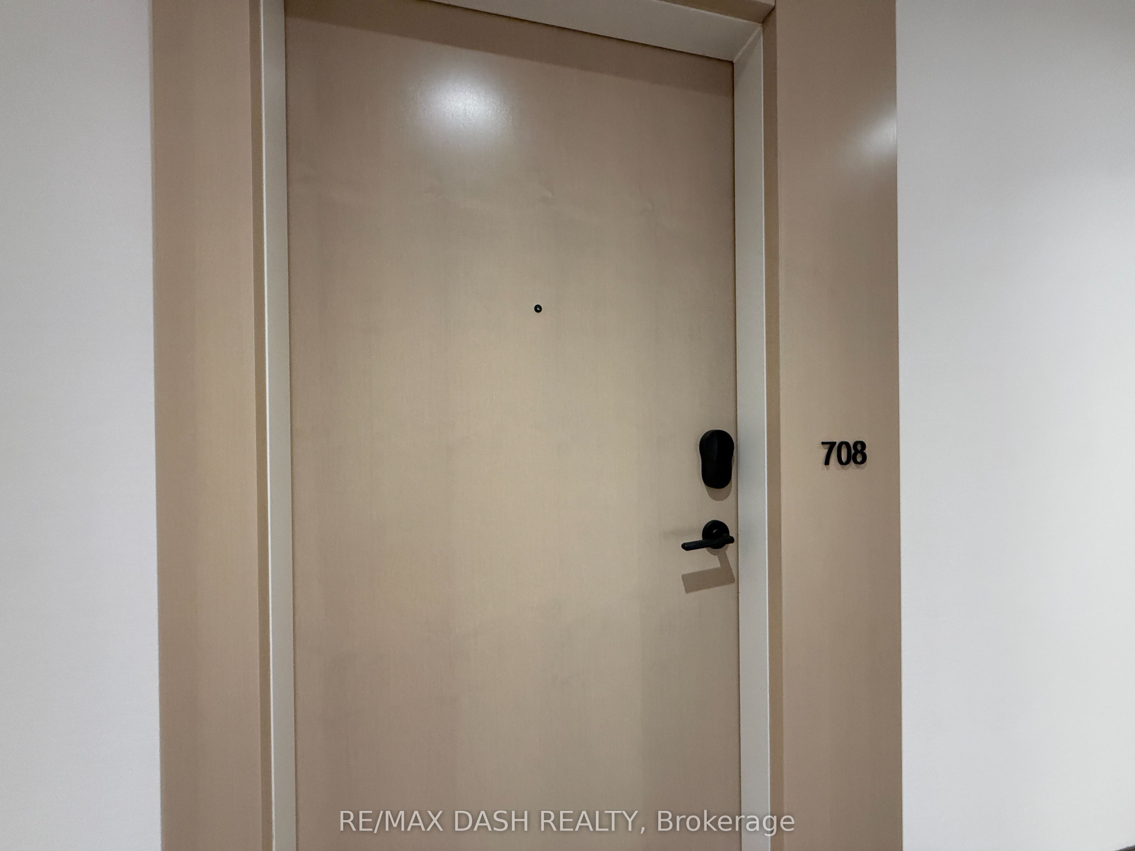 280 Dundas Street W 708, Toronto, ON M5T 0E3