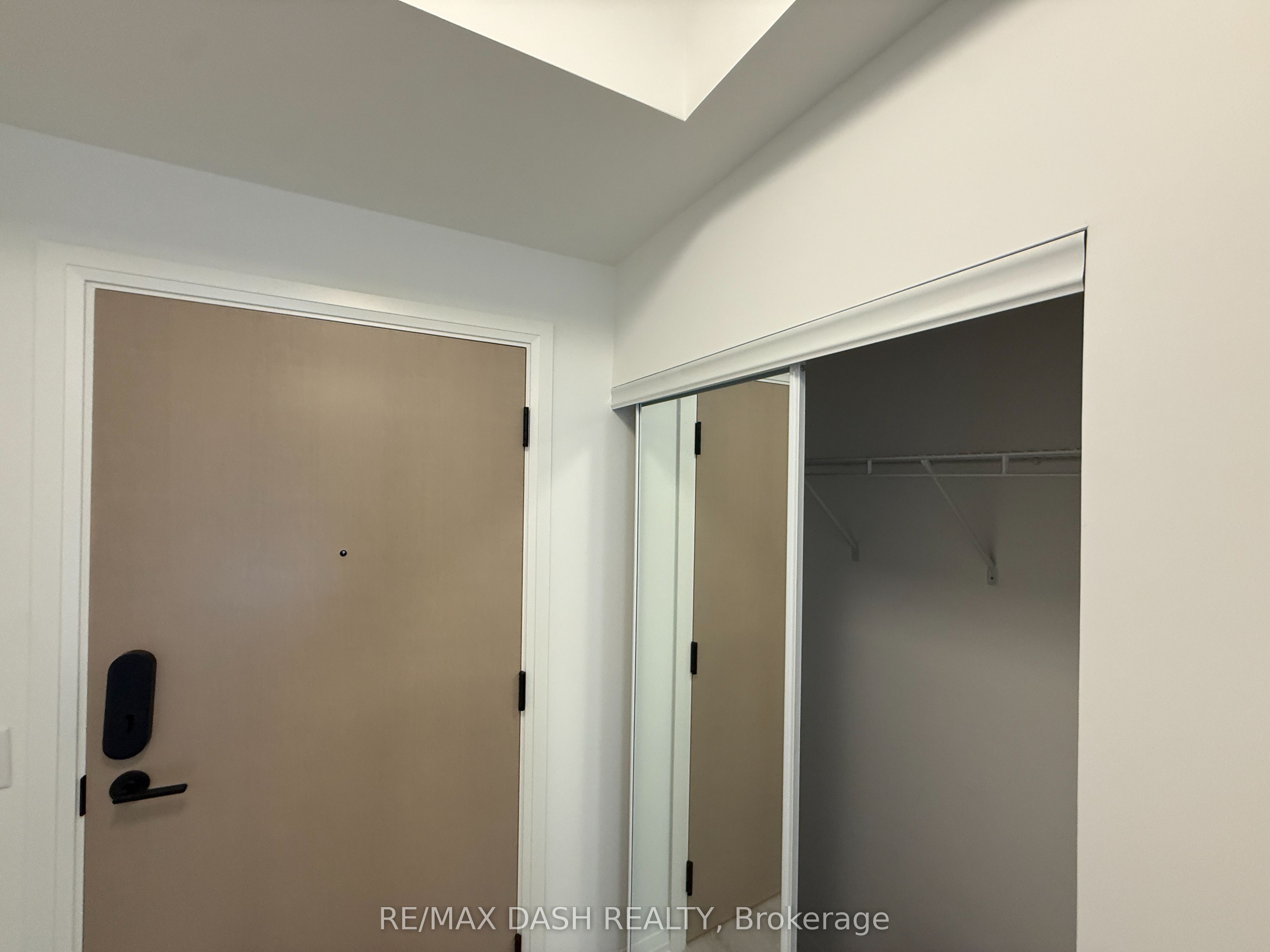 280 Dundas Street W 708, Toronto, ON M5T 0E3 photo 4