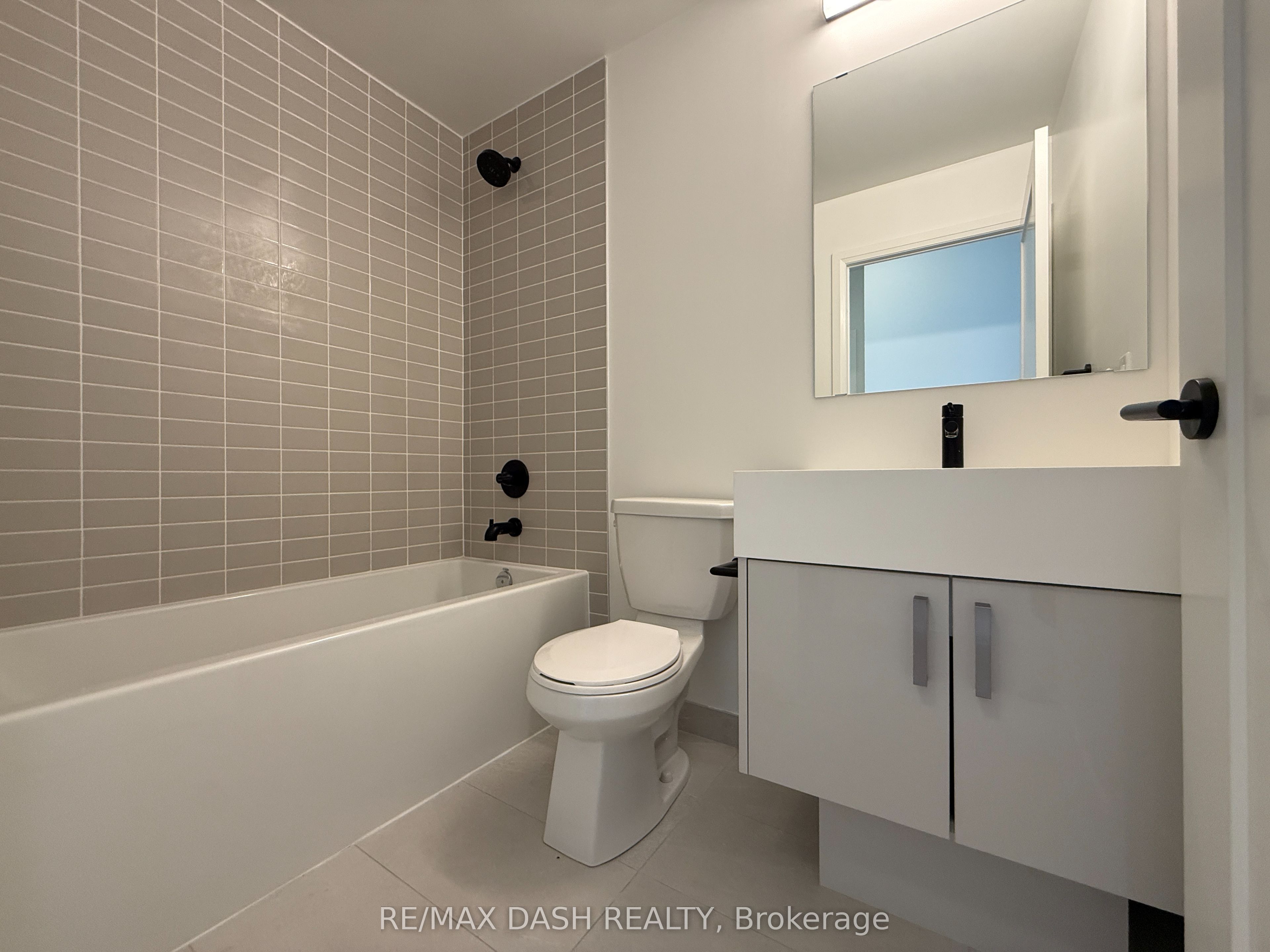 280 Dundas Street W 901, Toronto, ON M5T 0E3 photo 4