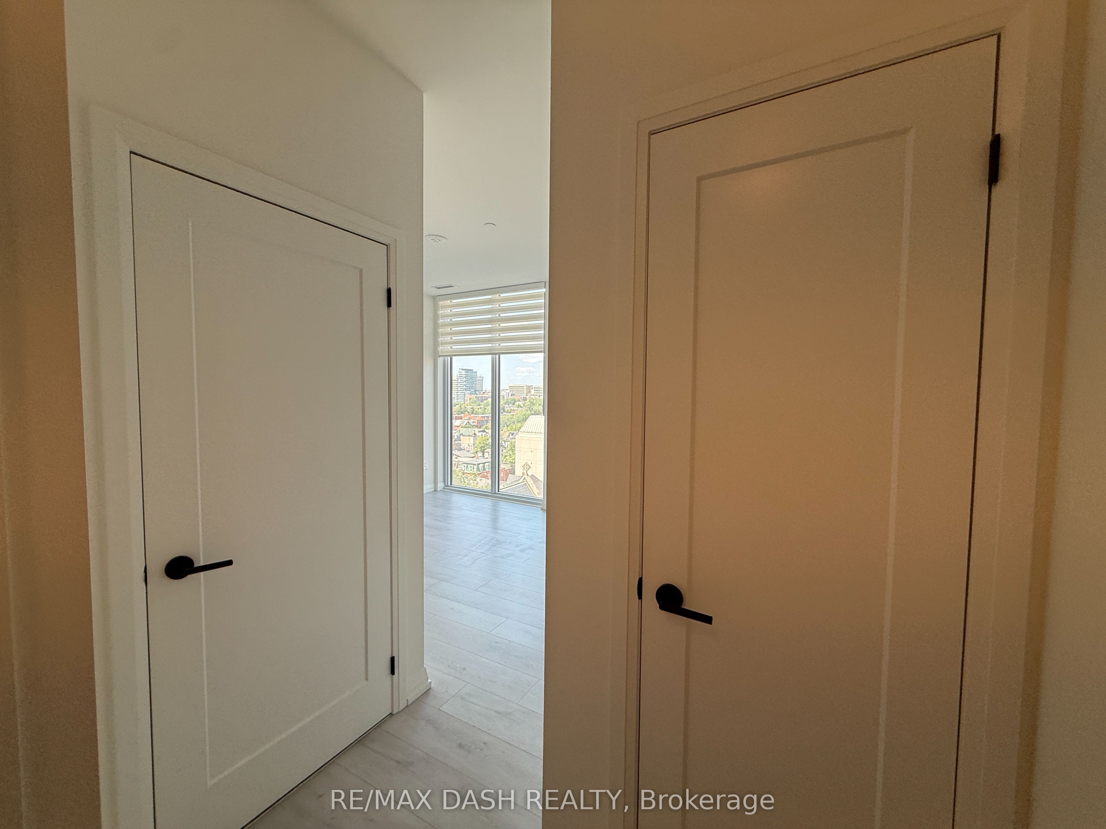 280 Dundas Street W 901, Toronto, ON M5T 0E3 photo 5