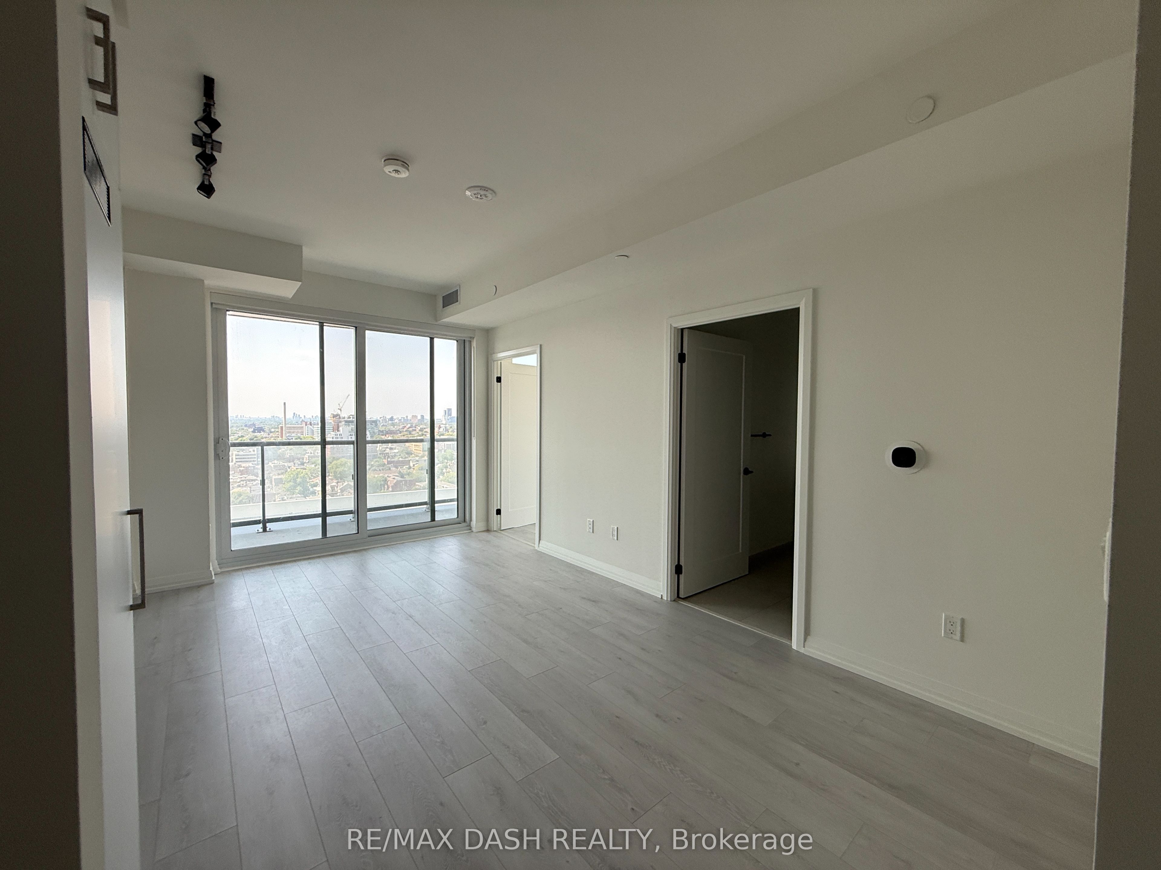 280 Dundas Street W 1911, Toronto, ON M5T 0E3 photo 3