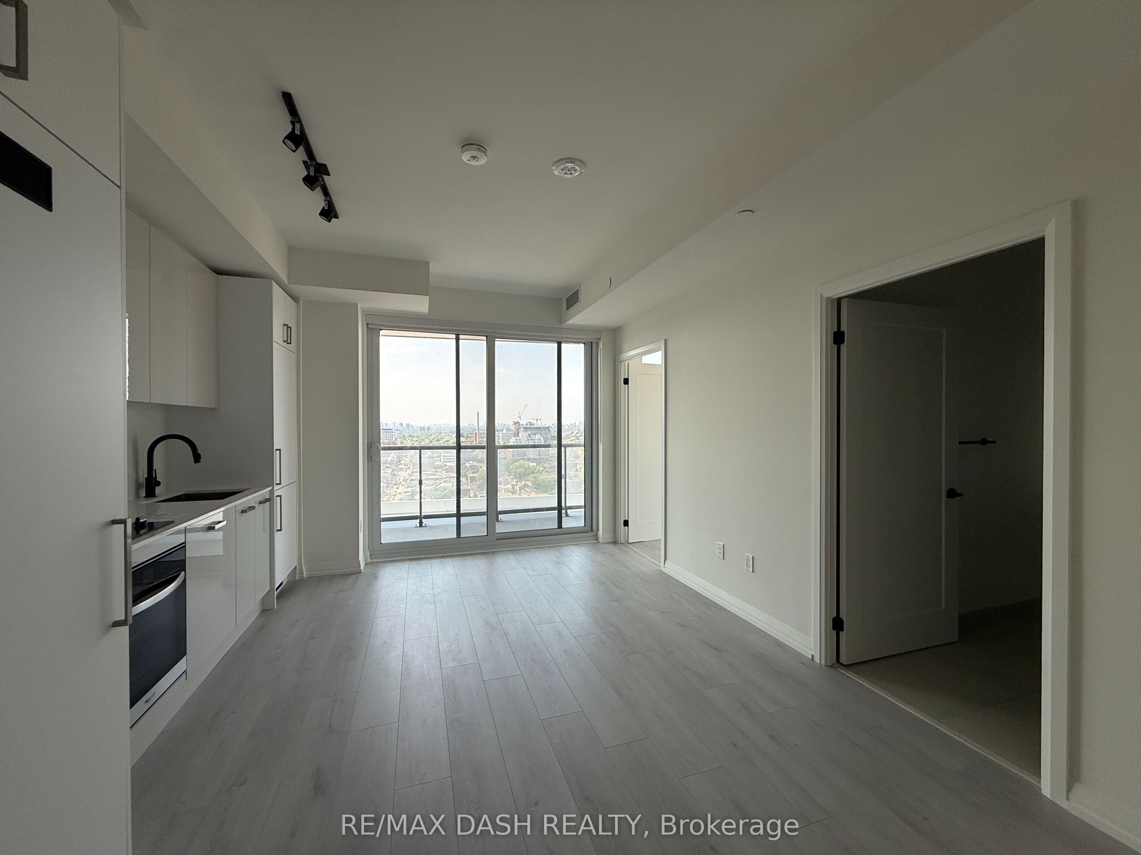 280 Dundas Street W 1911, Toronto, ON M5T 0E3 photo 4
