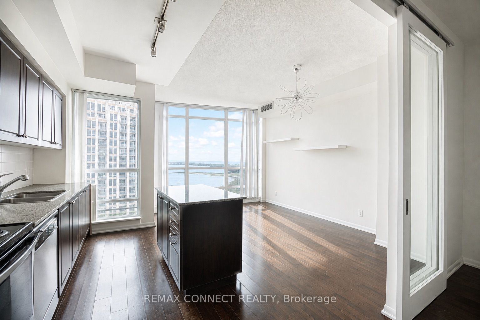 215 Fort York Boulevard 3103, Toronto, ON M5V 4A2 photo 3