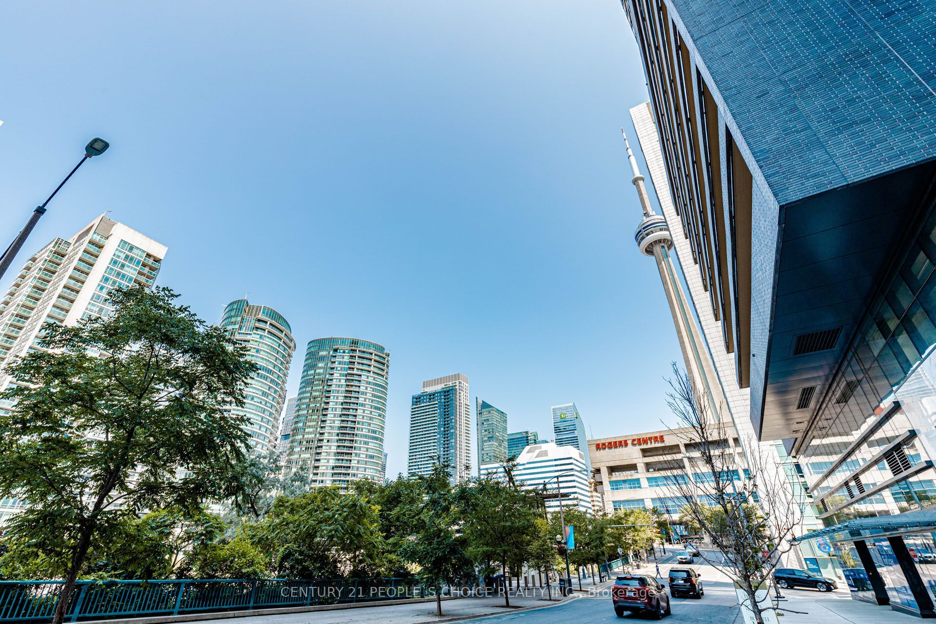 3 Concord Way 2703, Toronto, ON M5V 0X3 photo 3