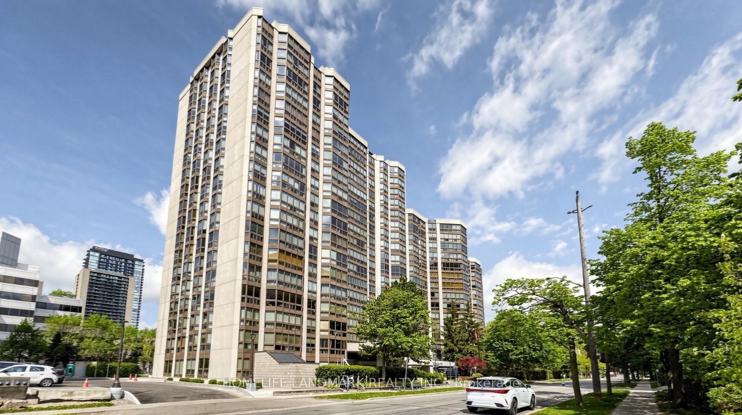 10 Kenneth Avenue PH 05, Toronto, ON M2N 6K6