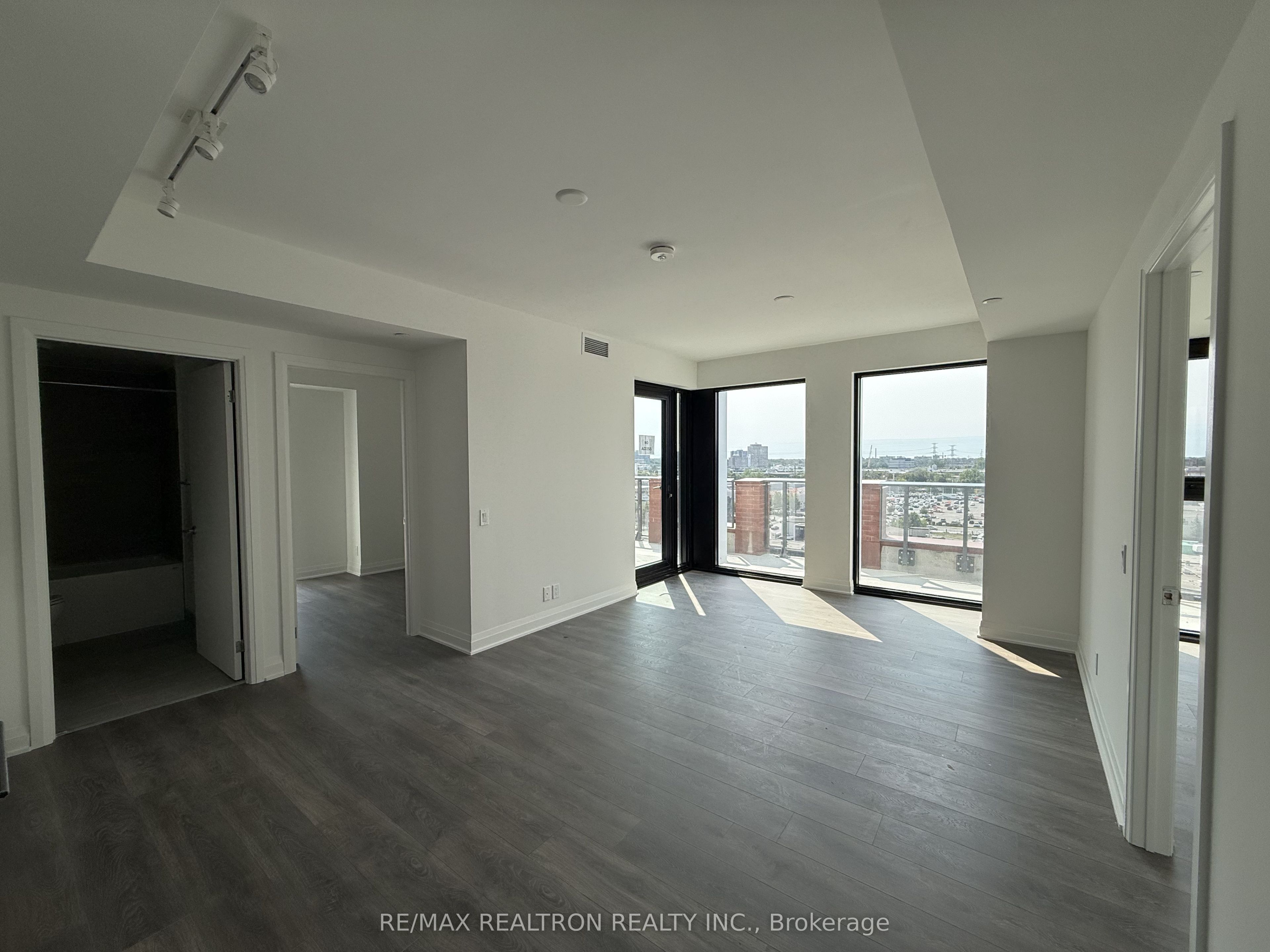 25 Frederick Todd Way 910, Toronto, ON M4G 0C9 photo 4