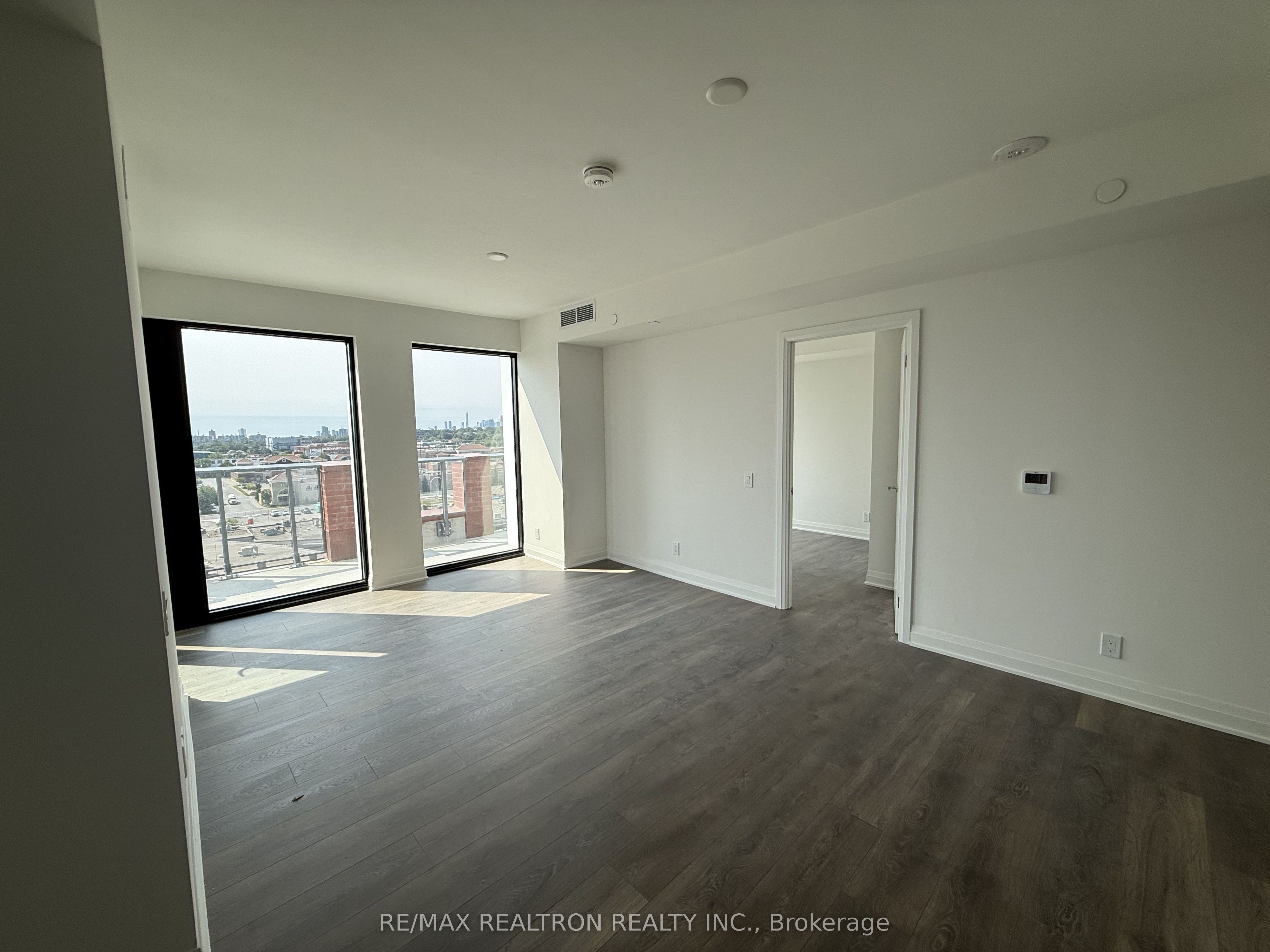 25 Frederick Todd Way 910, Toronto, ON M4G 0C9 photo 5