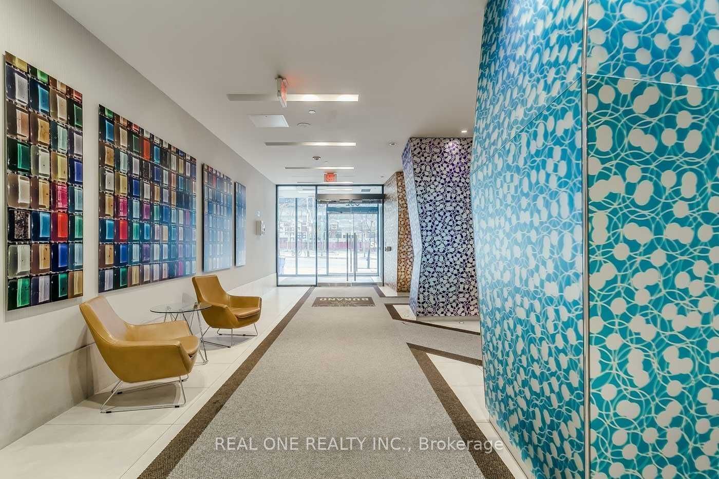 832 Bay Street 3703, Toronto, ON M5S 1Z6 photo 3