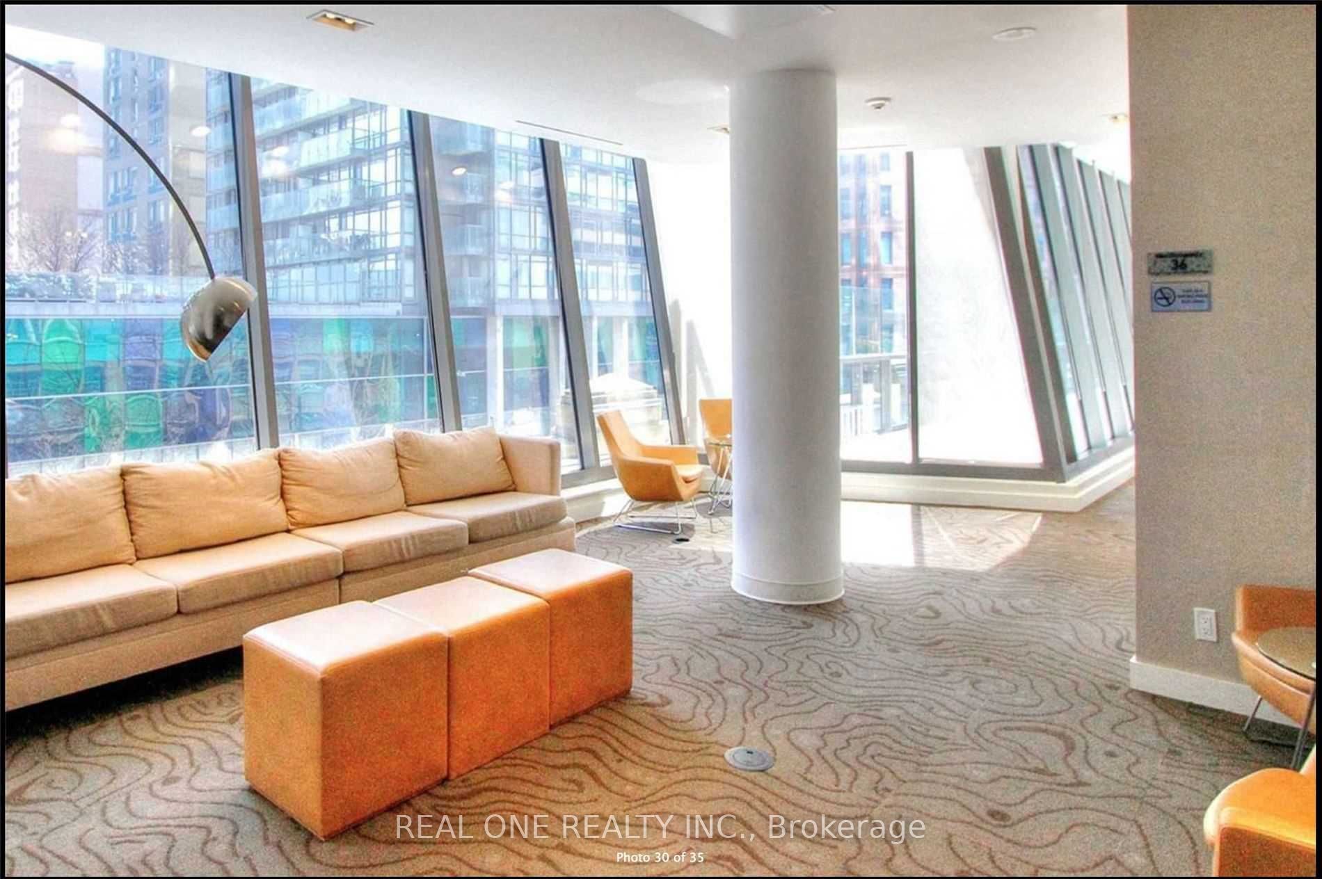 832 Bay Street 3703, Toronto, ON M5S 1Z6 photo 4
