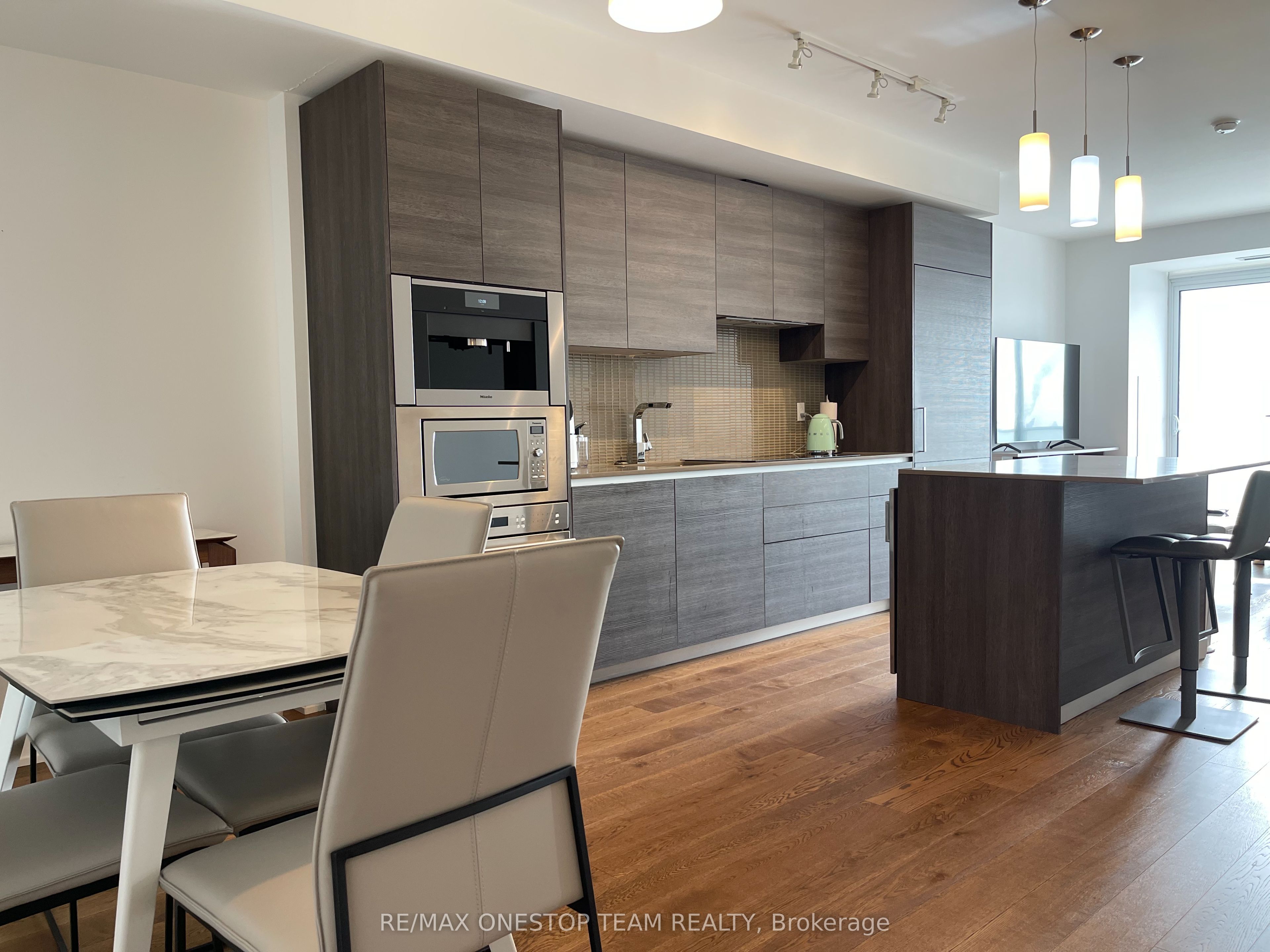 200 Bloor Street W 2902, Toronto, ON M5S 1T8 photo 5