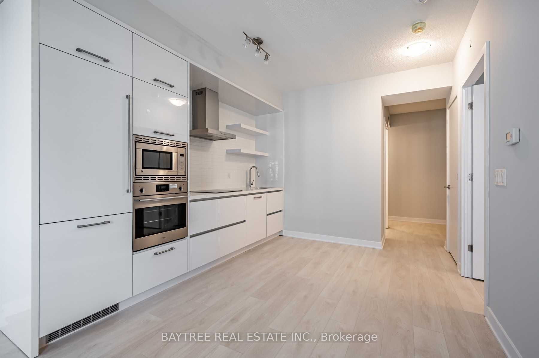 2221 Yonge Street 310, Toronto, ON M4S 2B4 photo 2