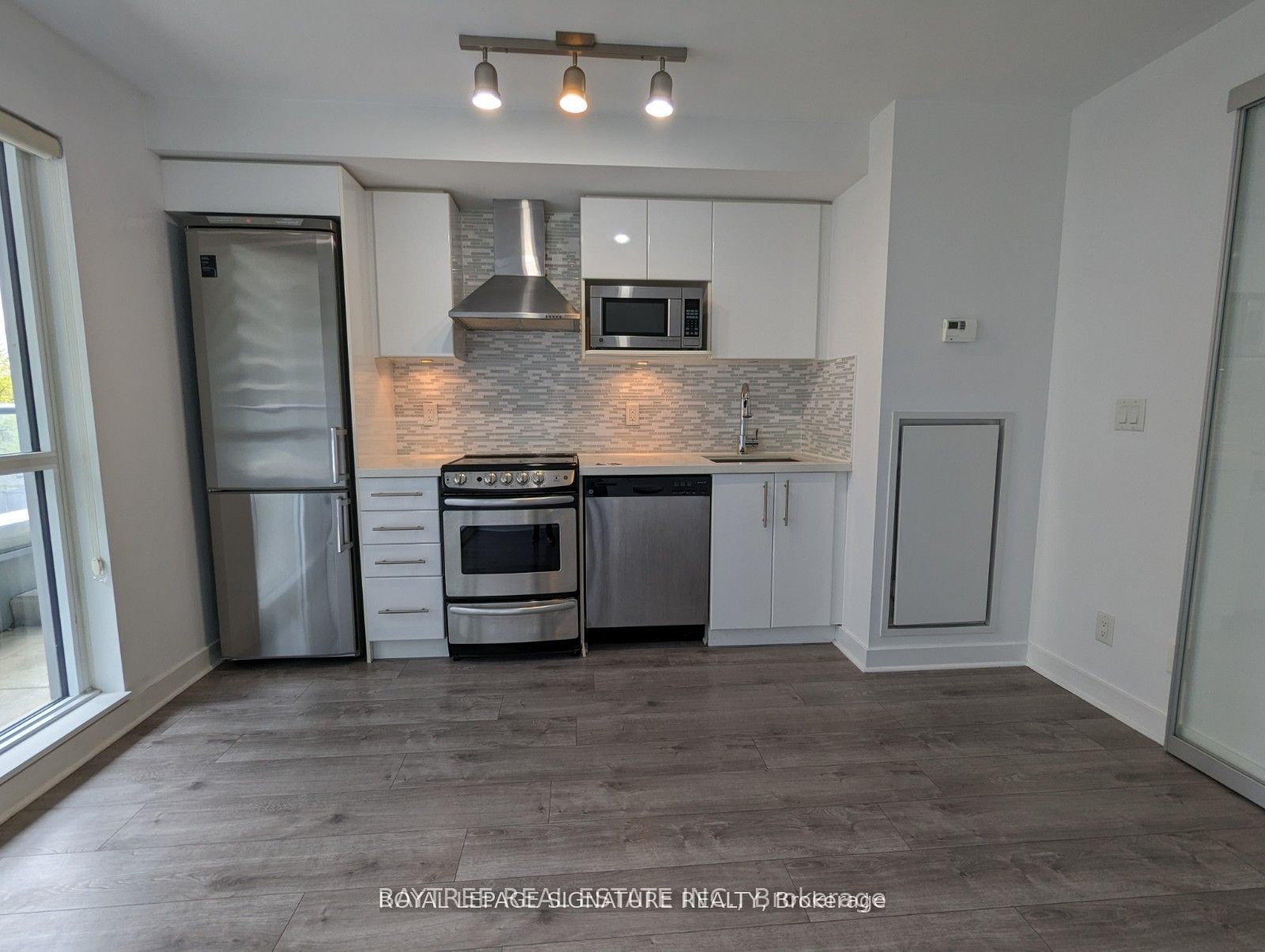 58 Orchard View Boulevard 413, Toronto, ON M4R 1B9