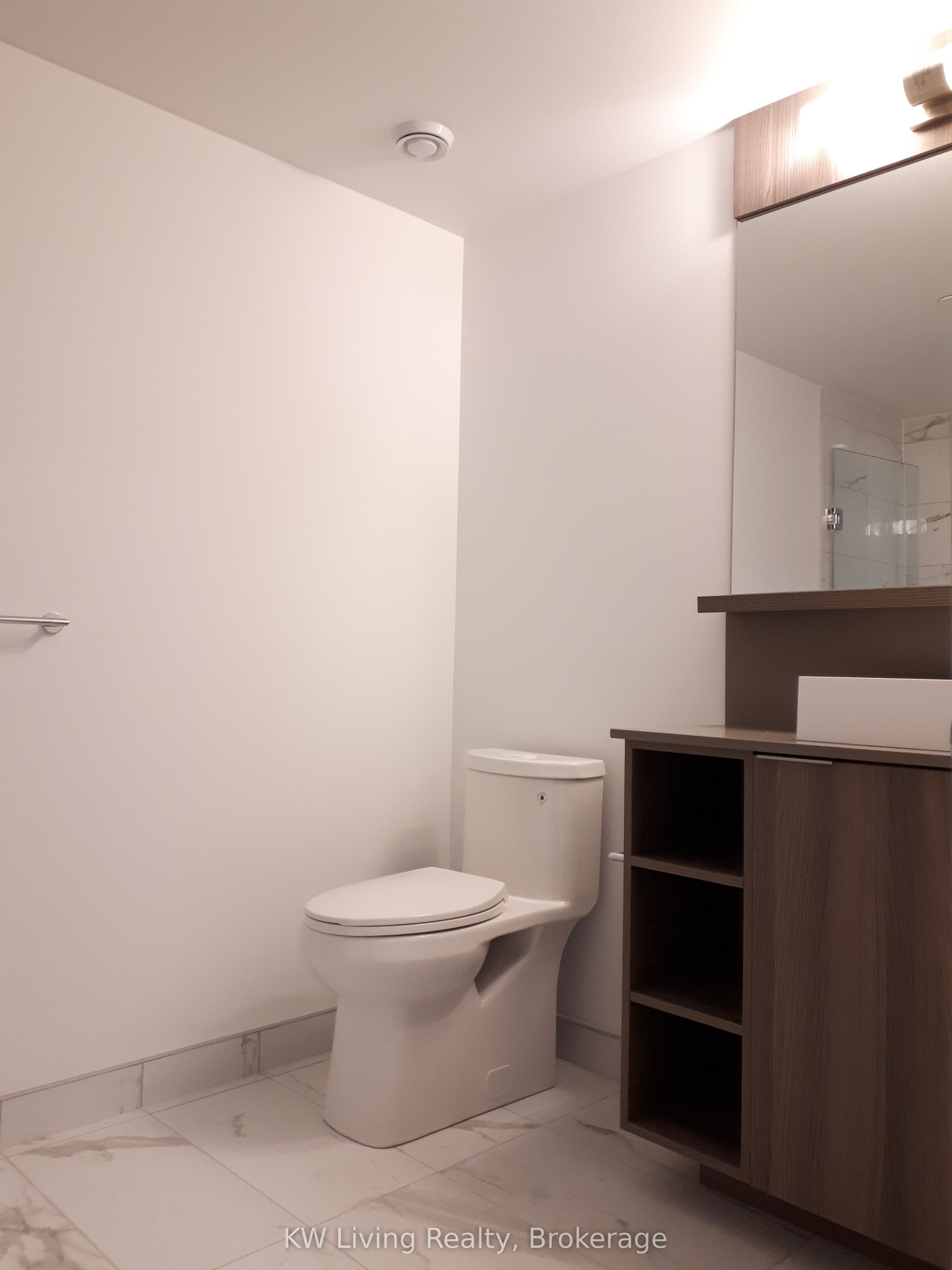 85 Wood Street 4203, Toronto, ON M4Y 0E8 photo 2