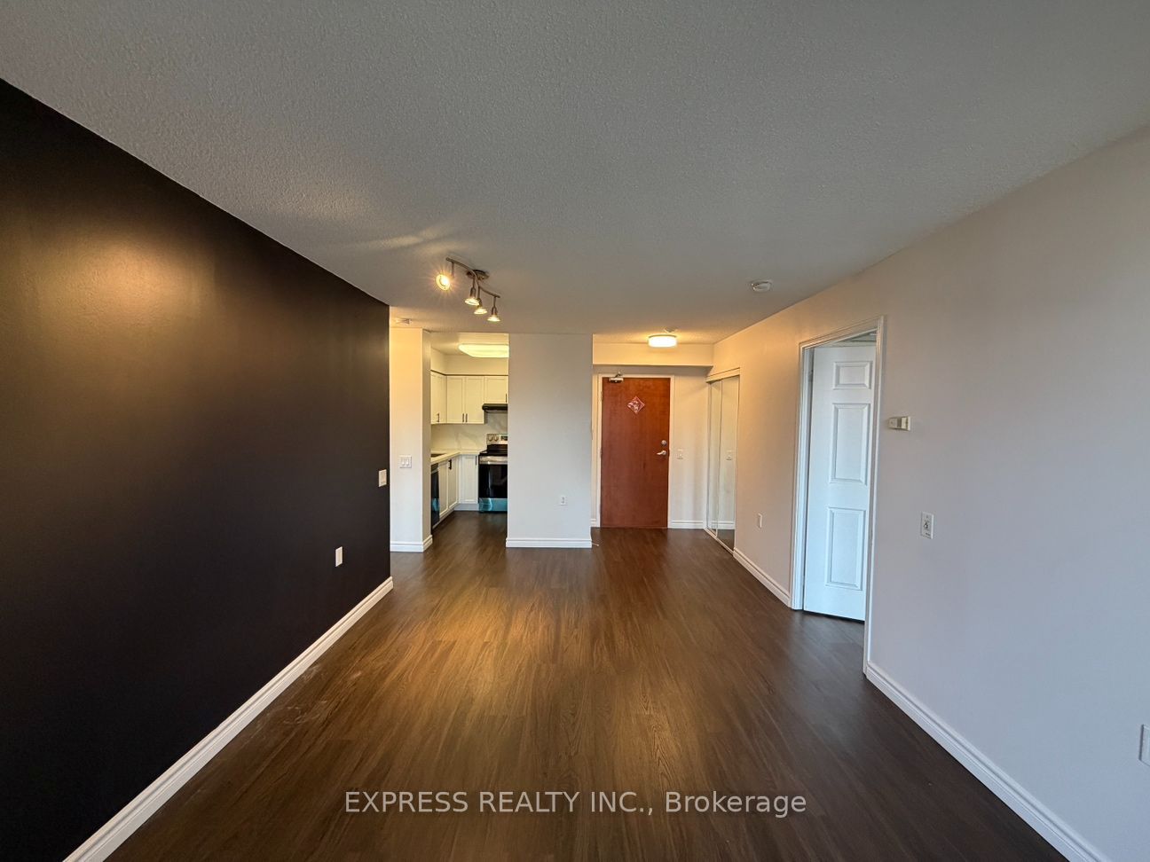 35 Finch Avenue E 2211, Toronto, ON M2N 6Z8