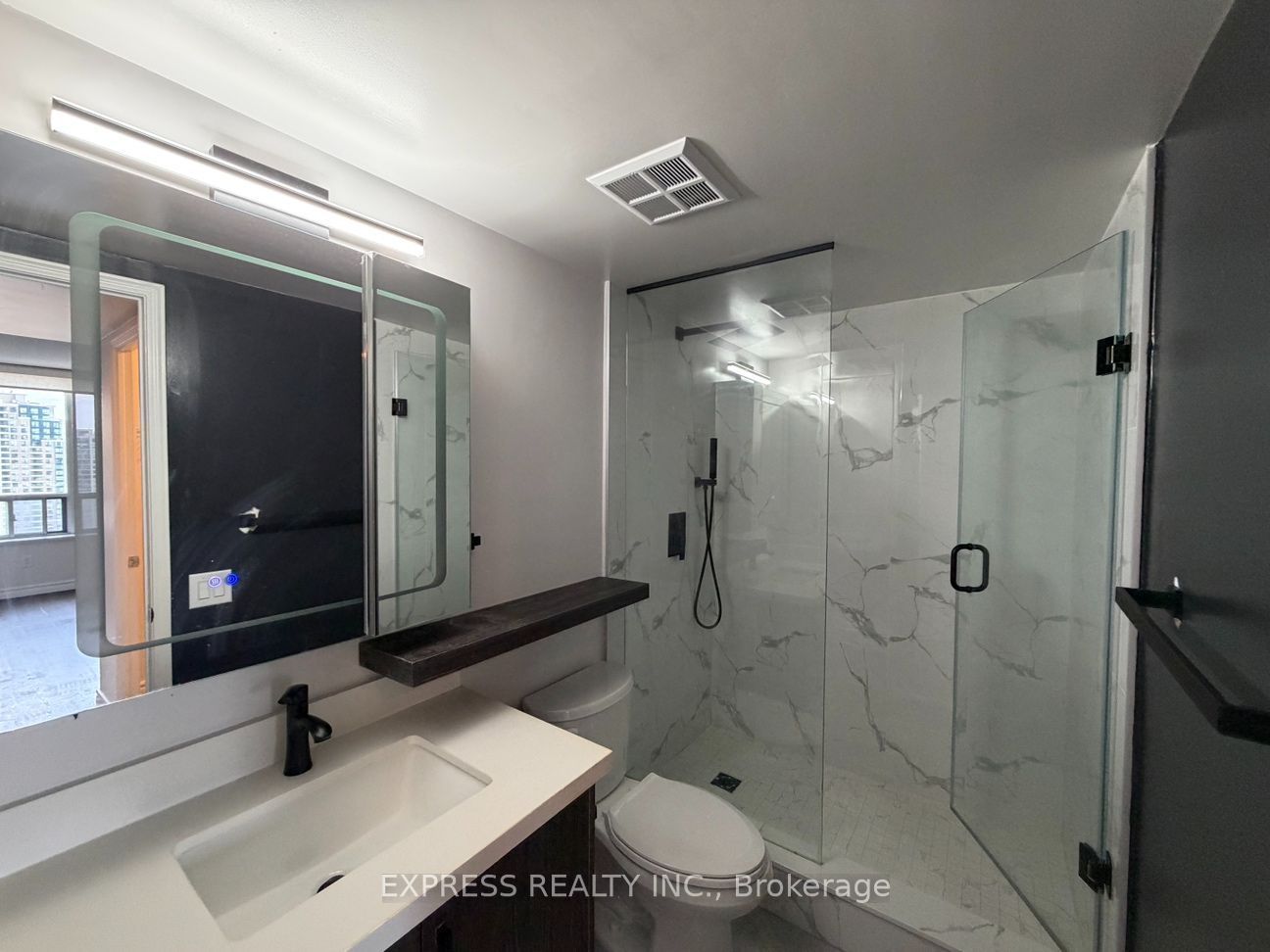 35 Finch Avenue E 2211, Toronto, ON M2N 6Z8 photo 5
