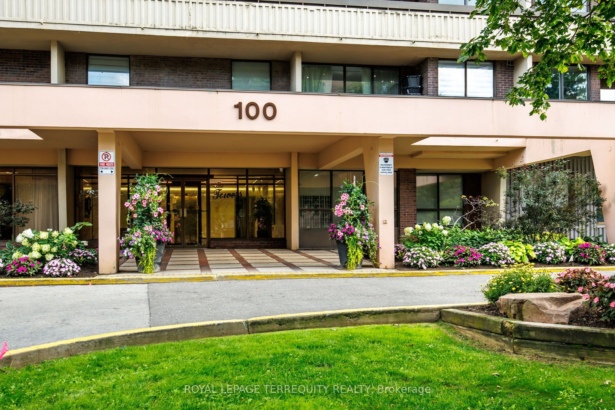 100 Canyon Avenue 1203, Toronto, ON M3H 5T9 photo 3