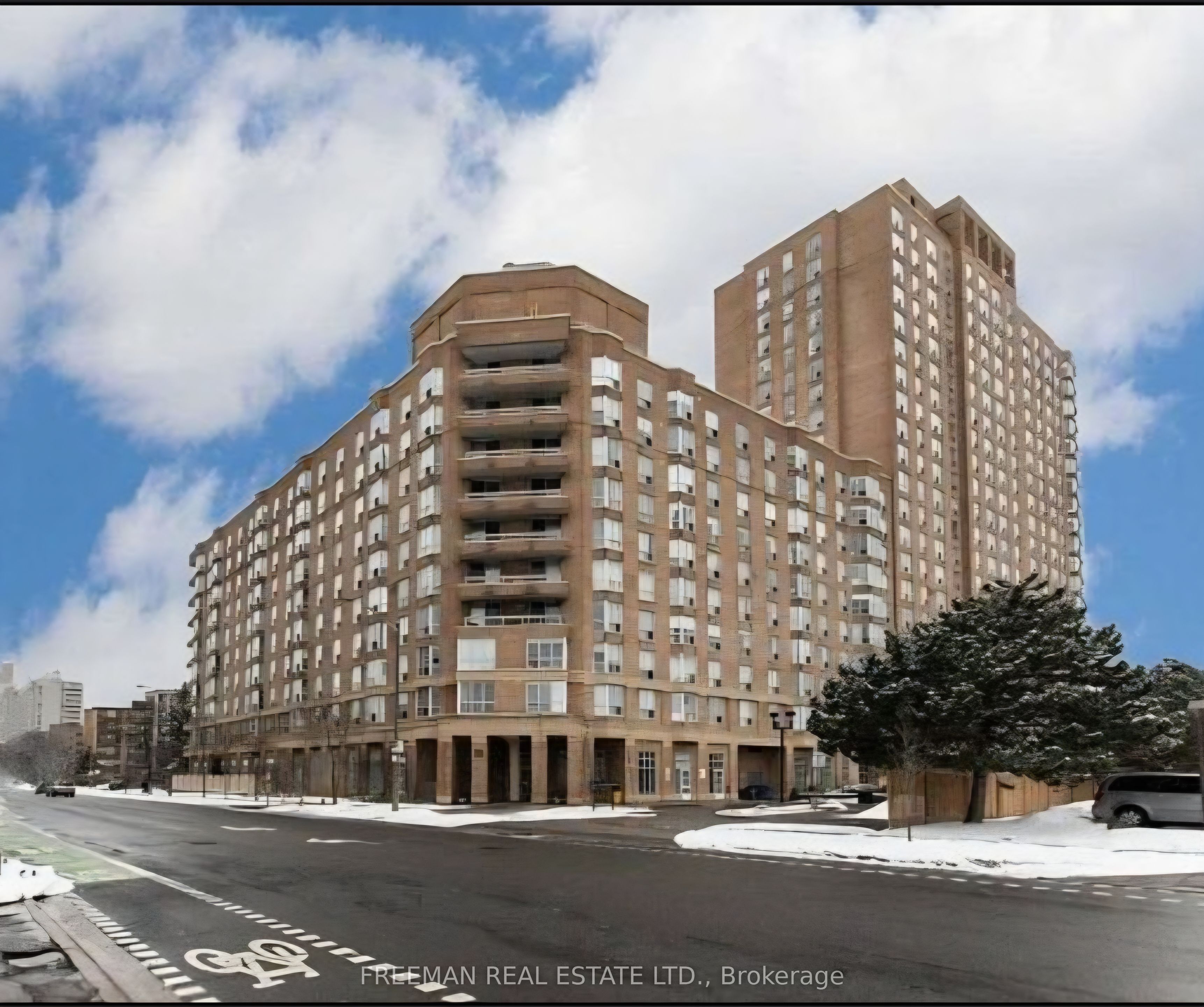 11 Thorncliffe Park Drive 910, Toronto, ON M4H 1P3