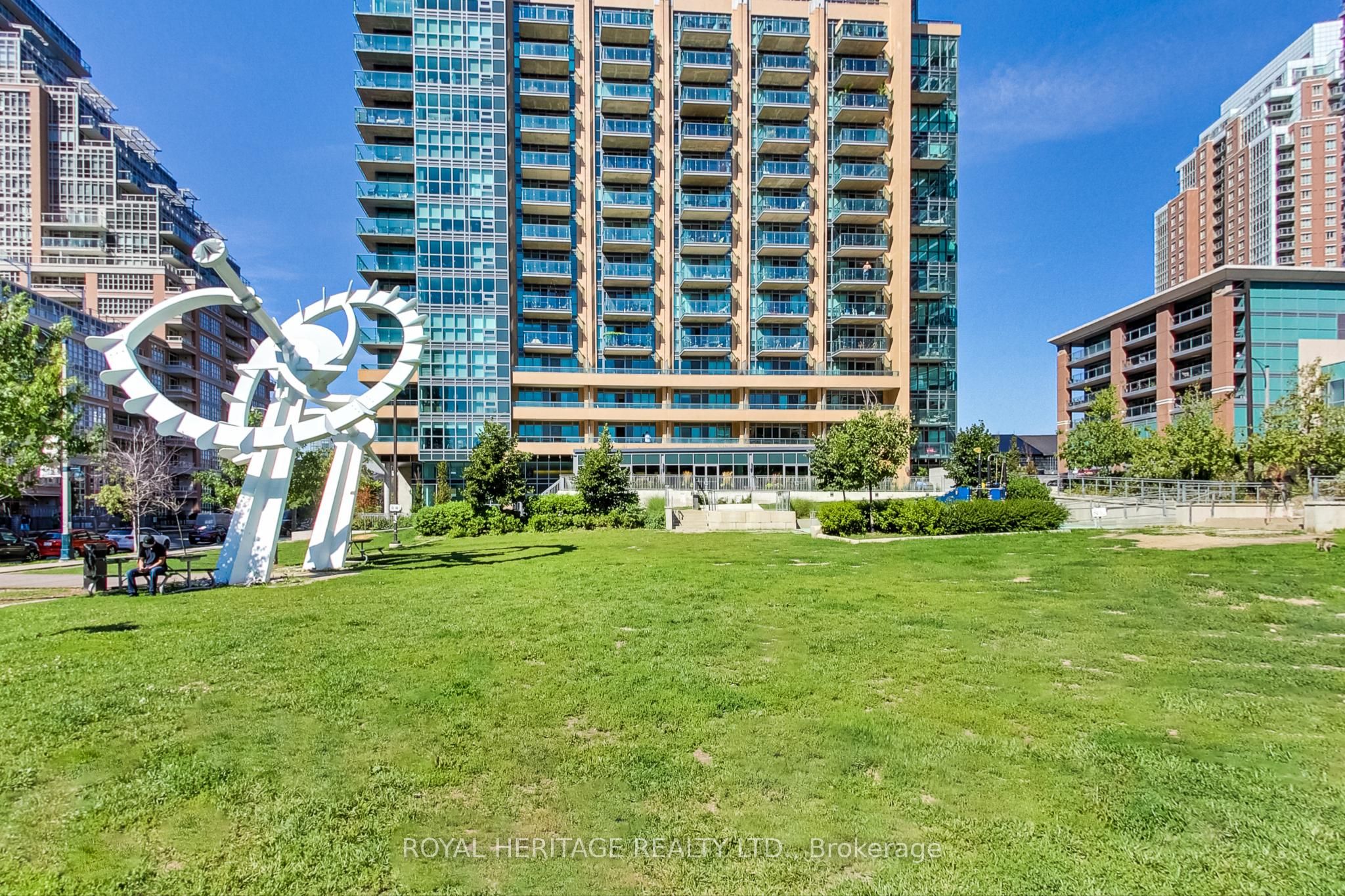 55 East Liberty Street 605, Toronto, ON M6K 3P9 photo 3