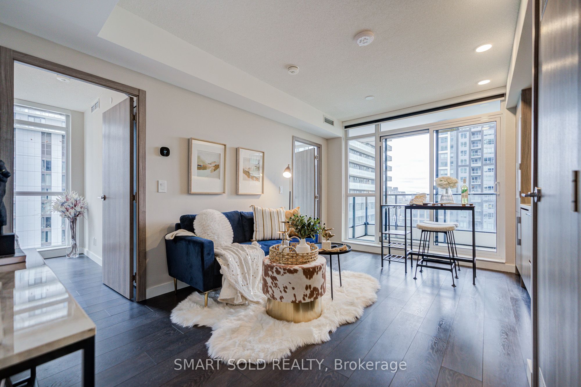 38 Widmer Street 2507, Toronto, ON M5V 0P7