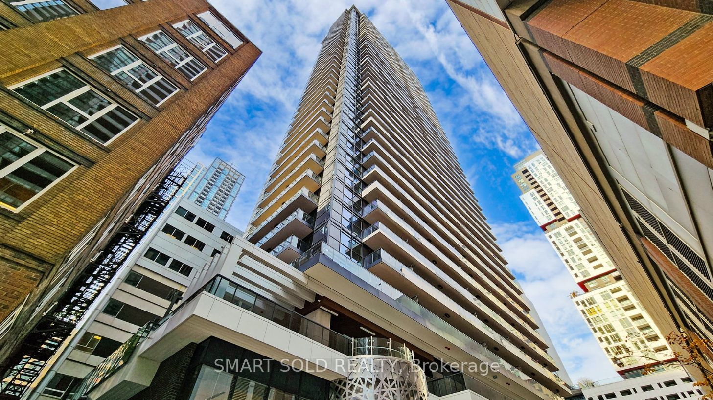 38 Widmer Street 2507, Toronto, ON M5V 0P7 photo 2