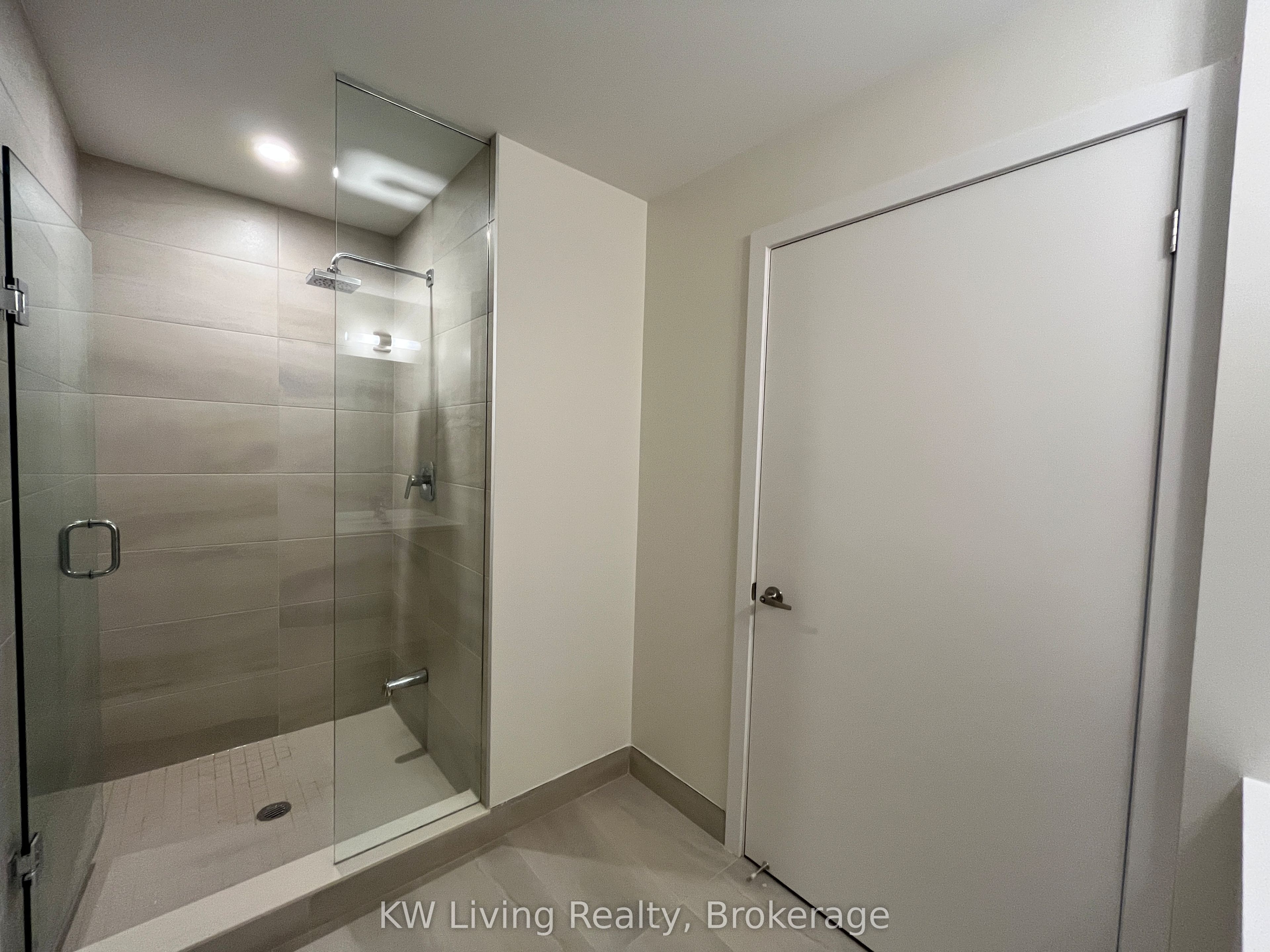 188 Fairview Mall Drive 2206, Toronto, ON M2J 0H7 photo 3