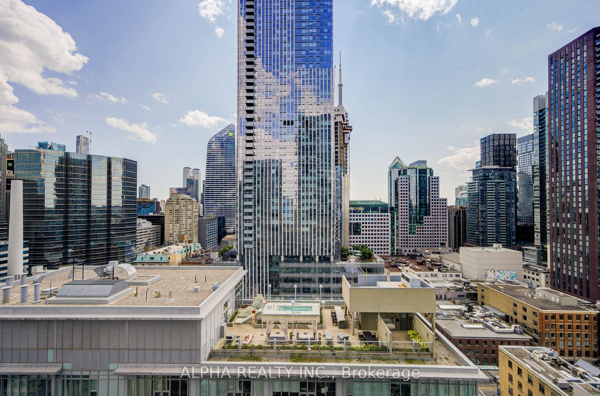 30 Nelson Street 2004, Toronto, ON M5V 0H5 photo 2