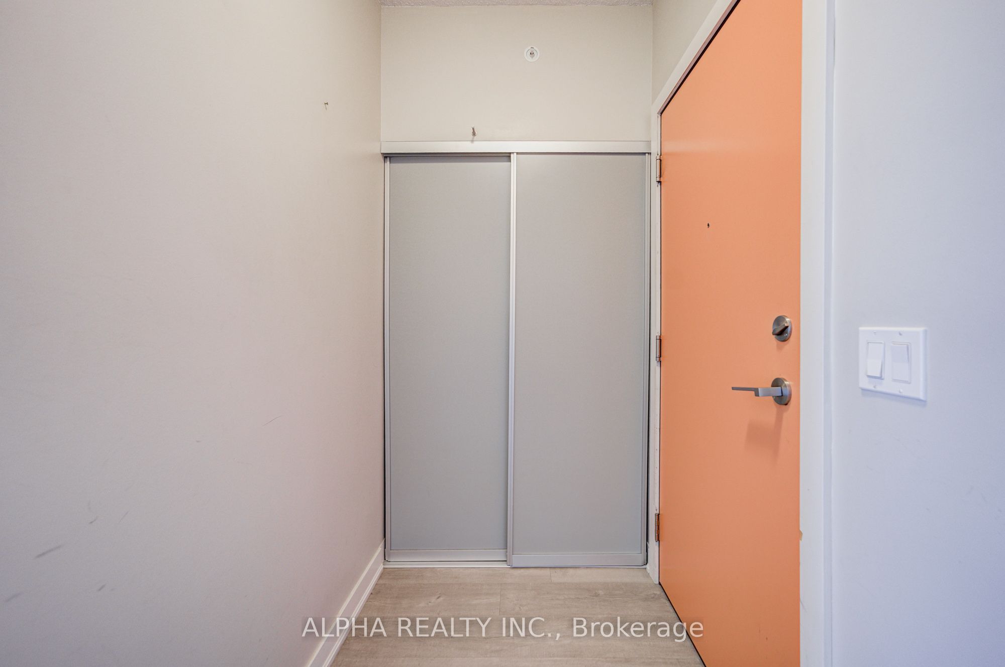 30 Nelson Street 2004, Toronto, ON M5V 0H5 photo 5
