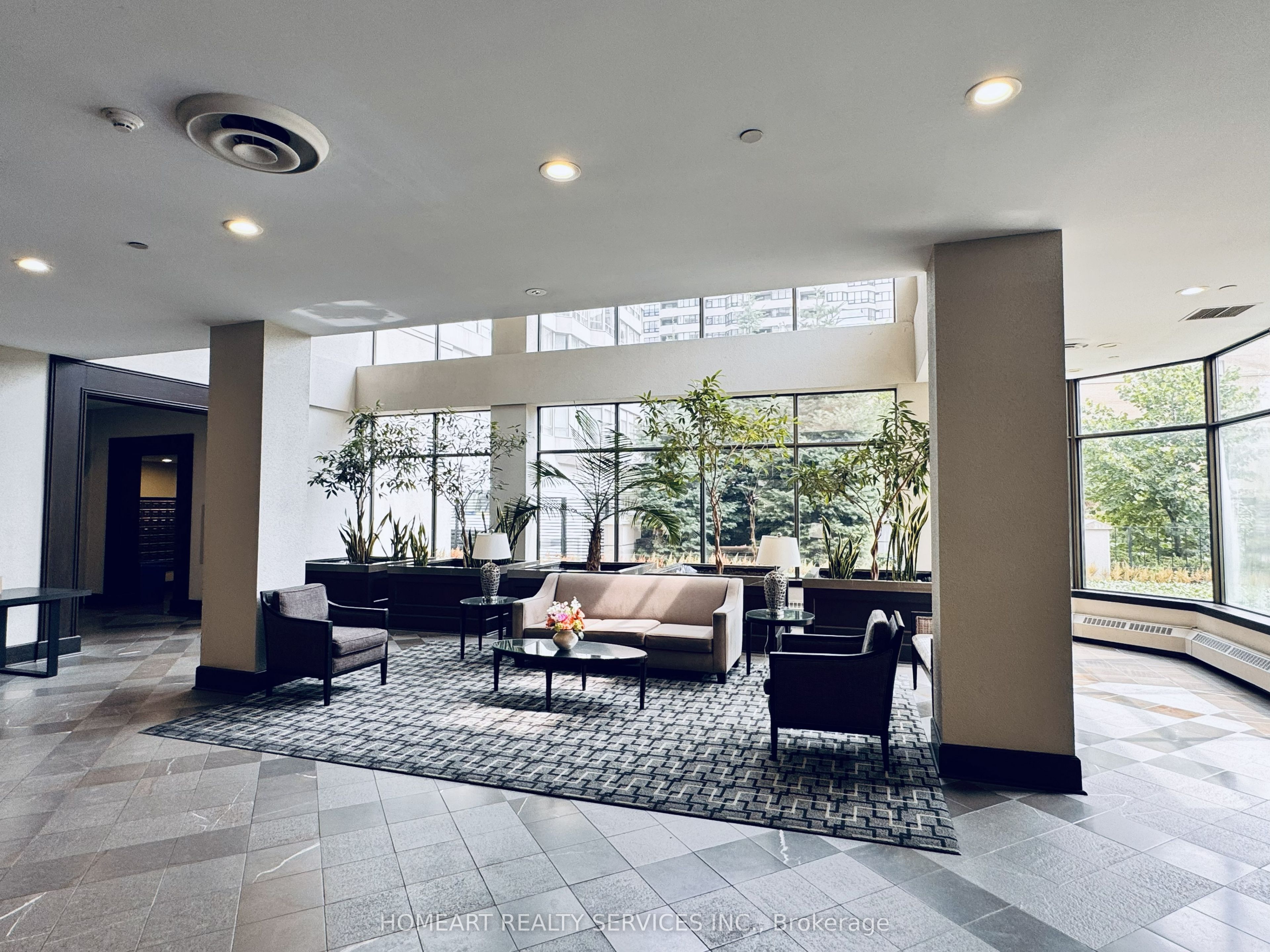 30 Greenfield Avenue 1806, Toronto, ON M2N 6N3 photo 3