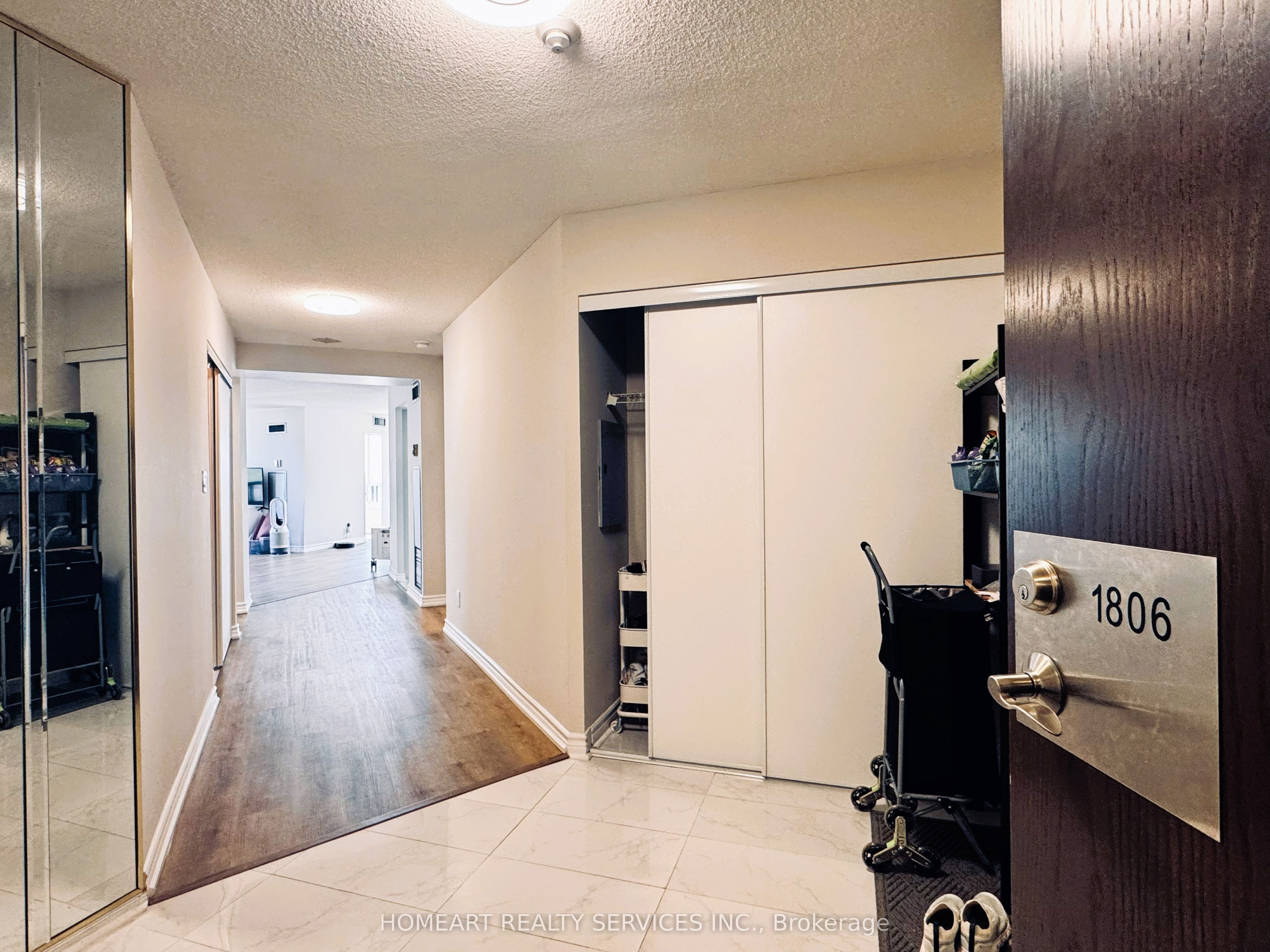 30 Greenfield Avenue 1806, Toronto, ON M2N 6N3 photo 5