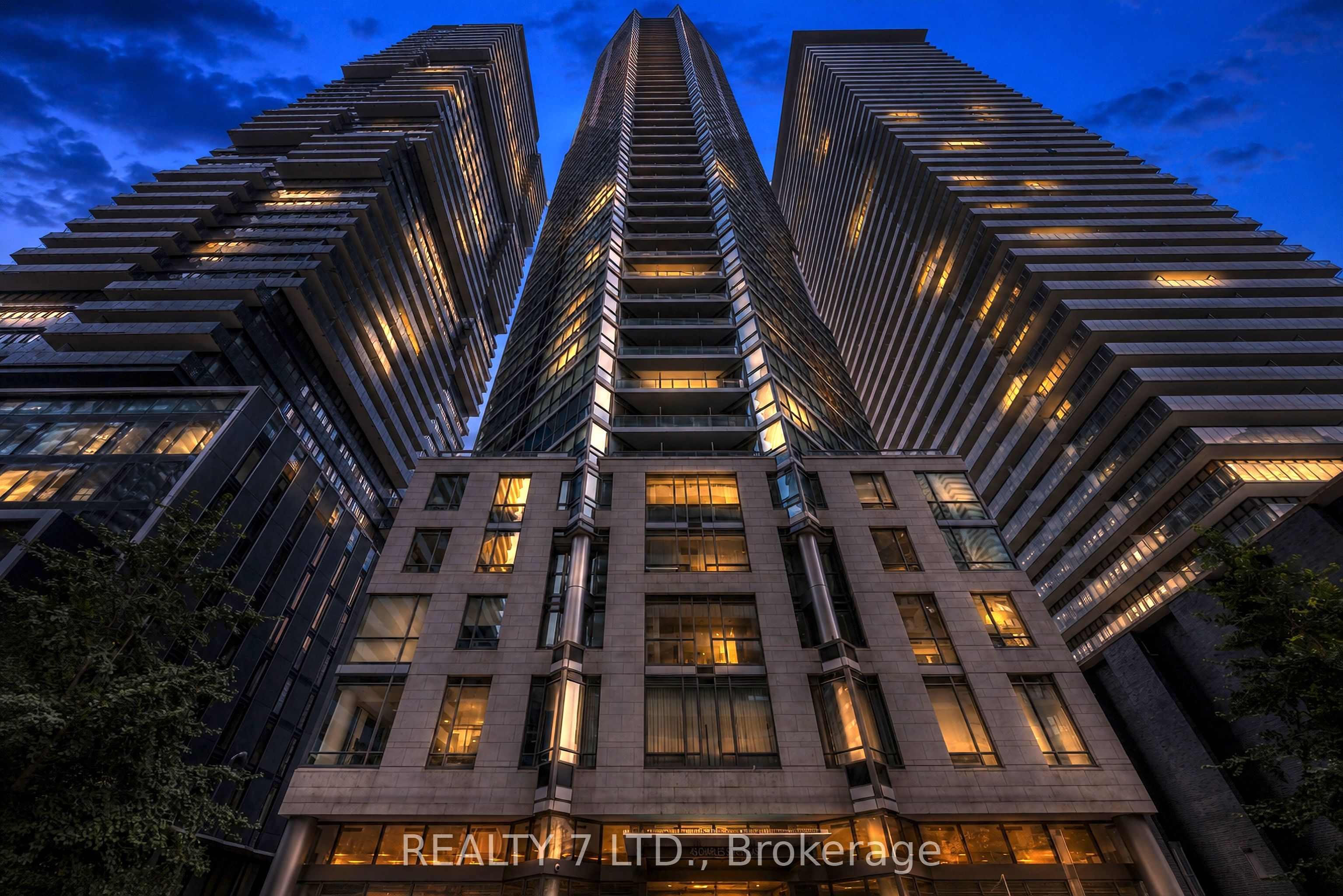 45 E Charles Street E 1808, Toronto, ON M4Y 0B8