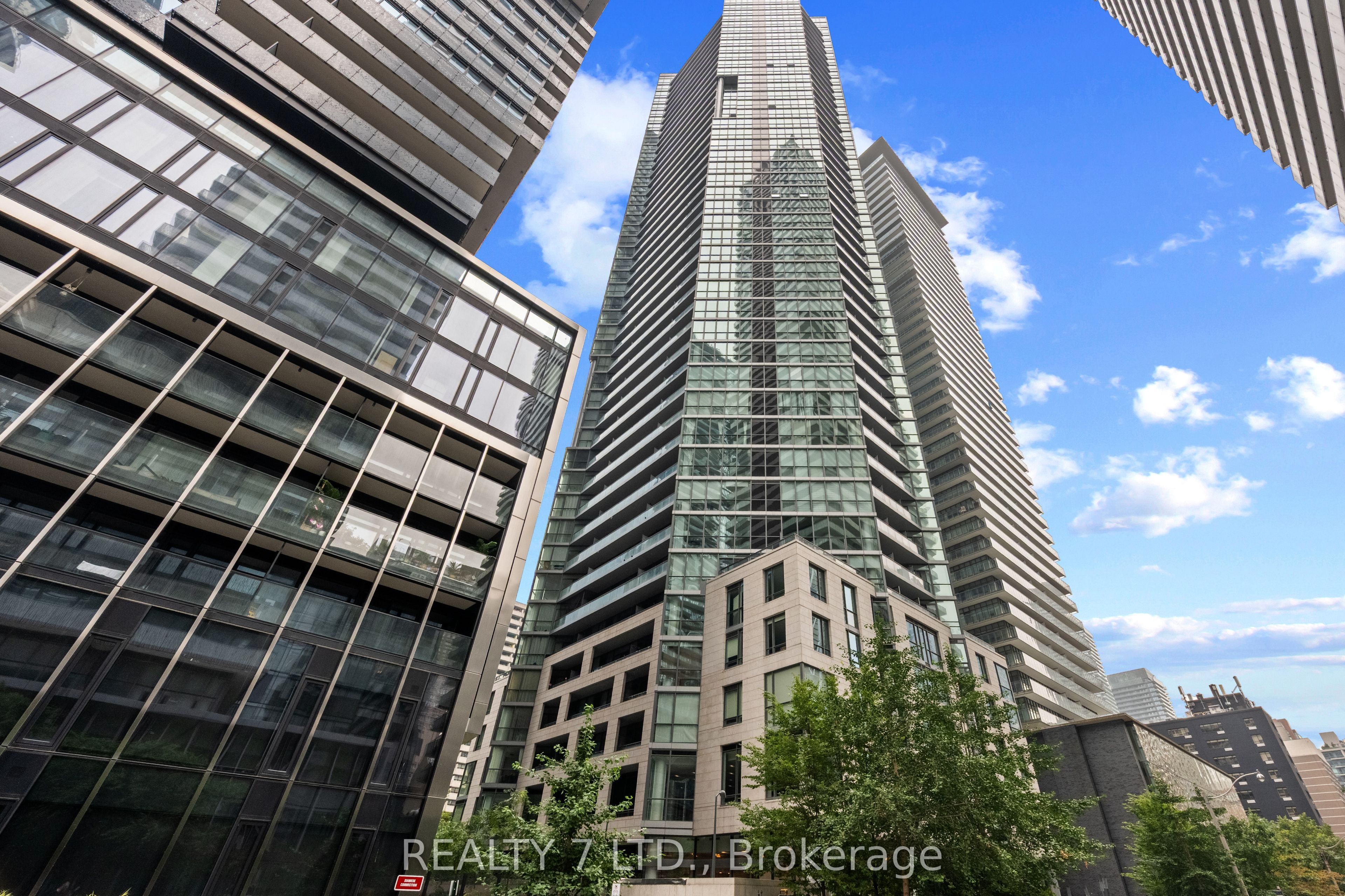 45 E Charles Street E 1808, Toronto, ON M4Y 0B8 photo 4