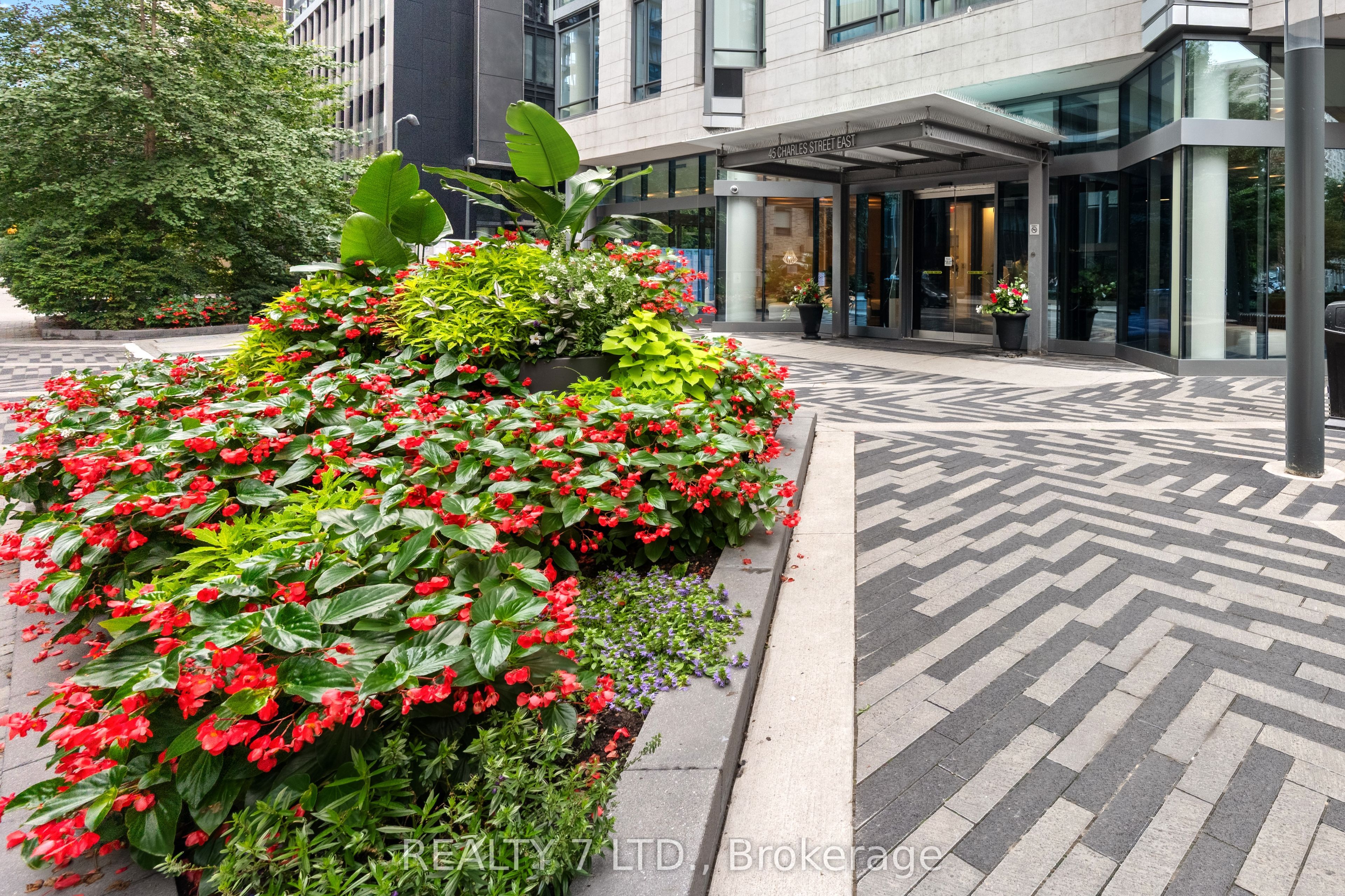 45 E Charles Street E 1808, Toronto, ON M4Y 0B8 photo 5