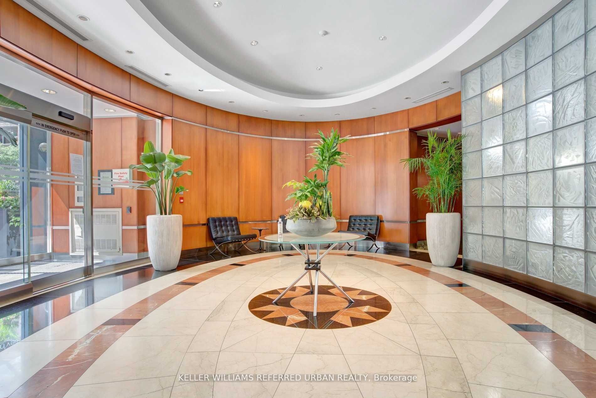 1121 Bay Street 1504, Toronto, ON M5S 3L9 photo 3