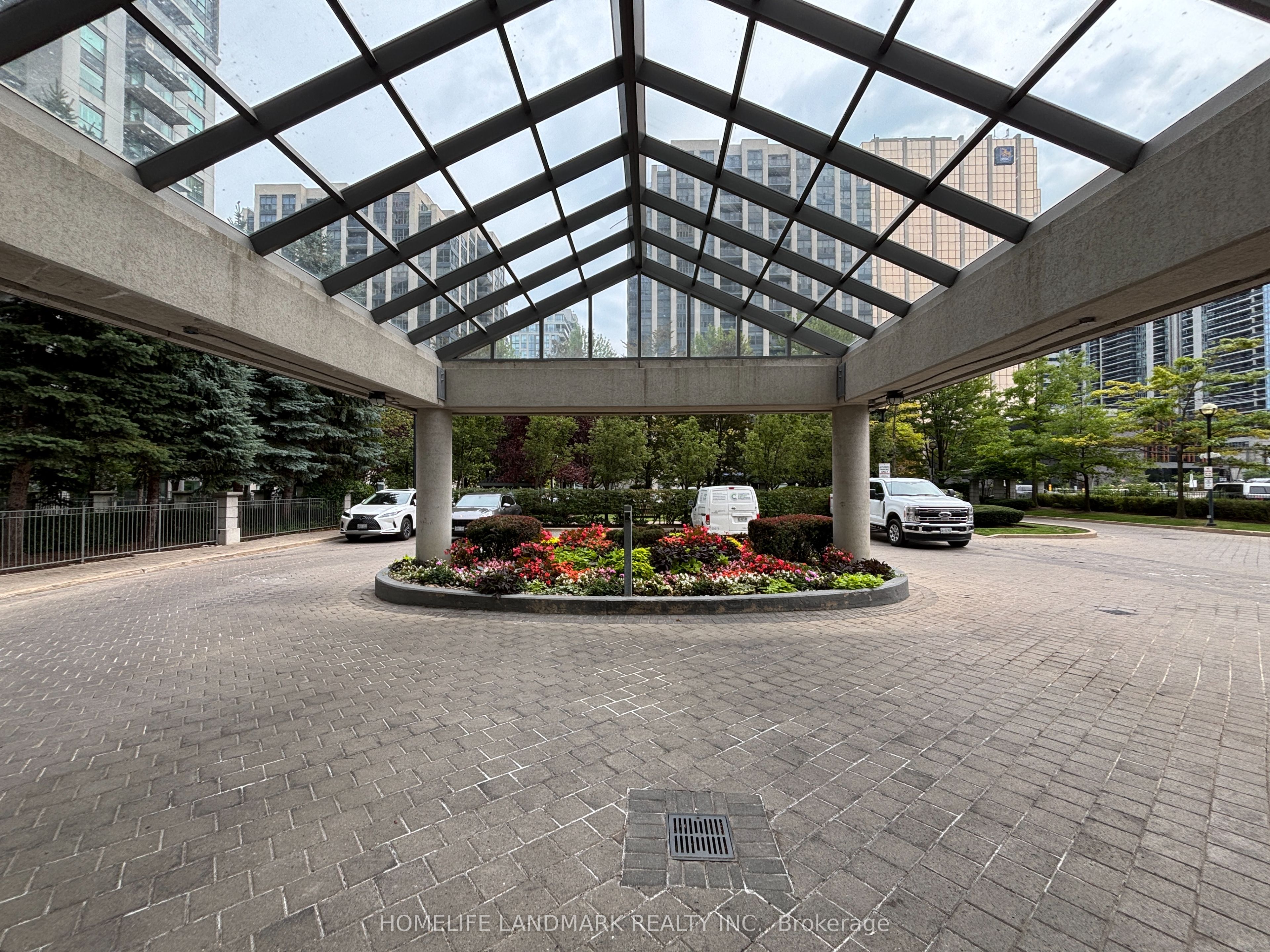 21 Hillcrest Avenue 902, Toronto, ON M2N 3N4 photo 4